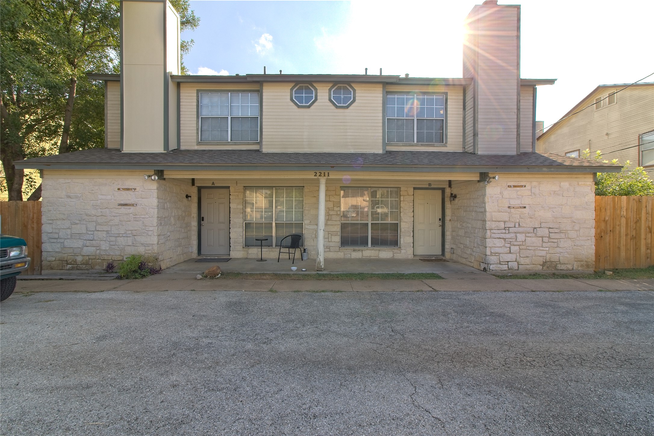2211 Creekside Ln B — photo
