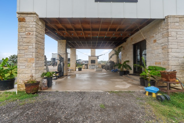 Home in Bastrop, TX 78602 — photo 2