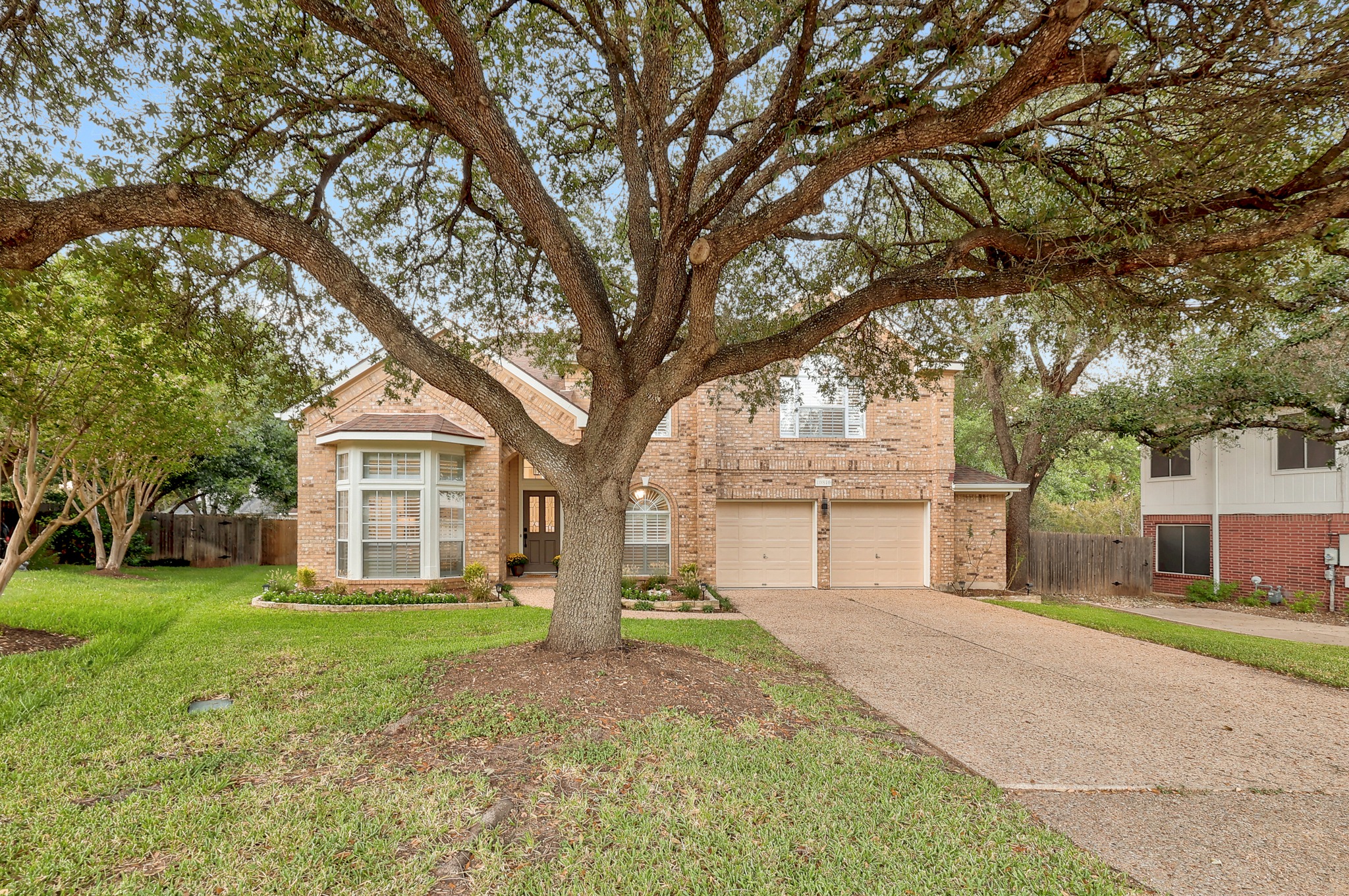 10810 Pinkney Ln — photo