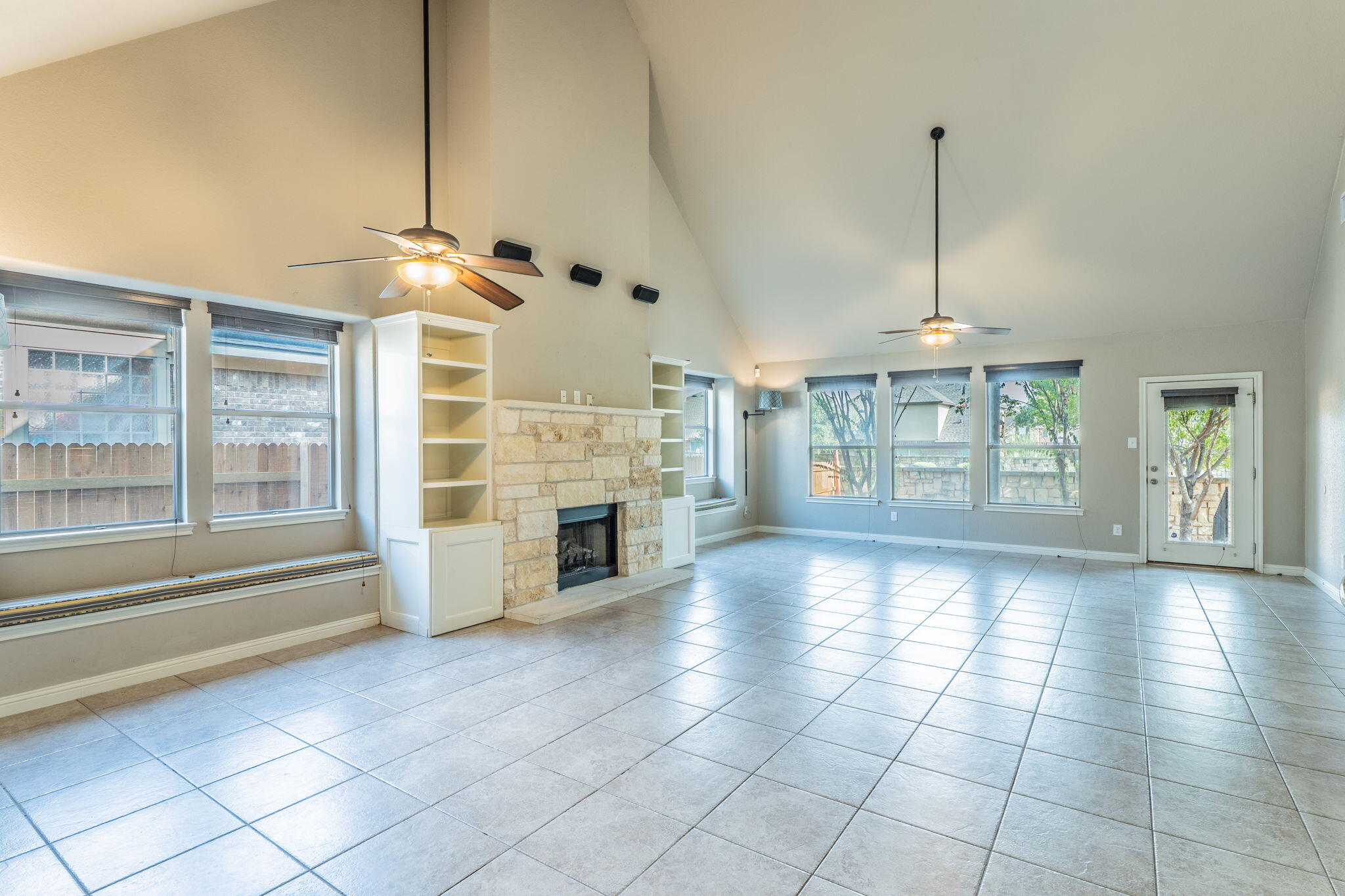 Home in Round Rock, TX 78665 — photo 2