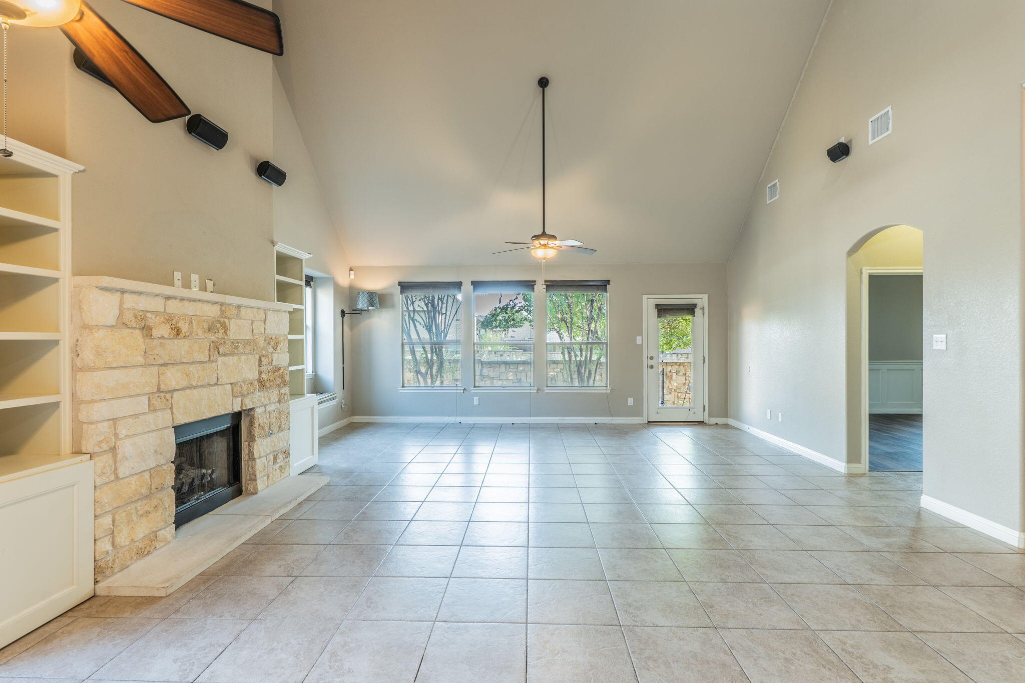 Home in Round Rock, TX 78665 — photo 3