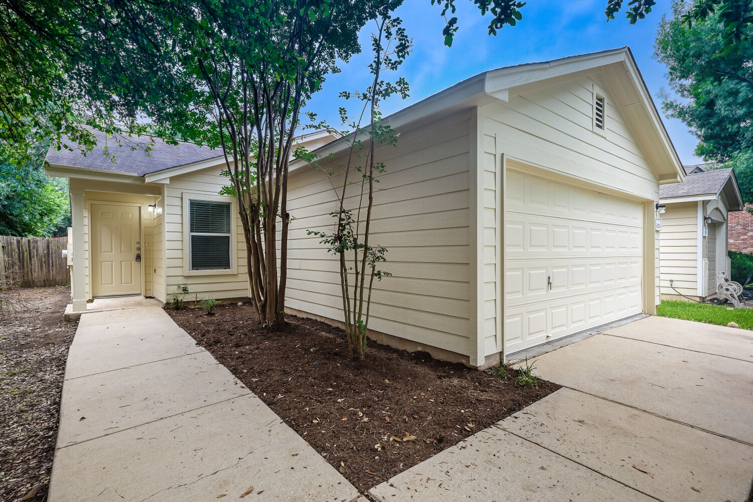 6733 Doyal Drive, Austin, TX 78747 — photo 3