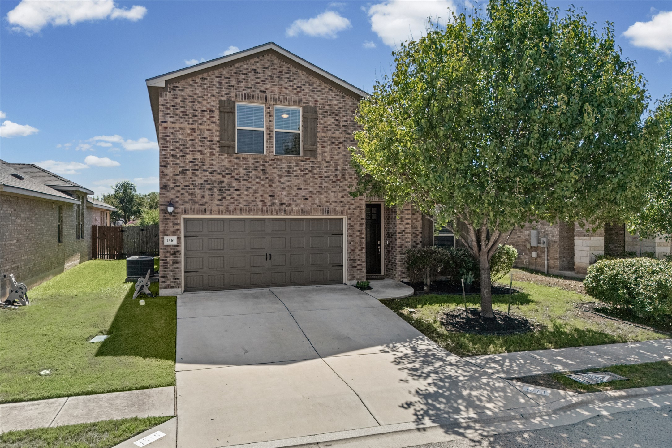 1516 William Bee Dr — photo