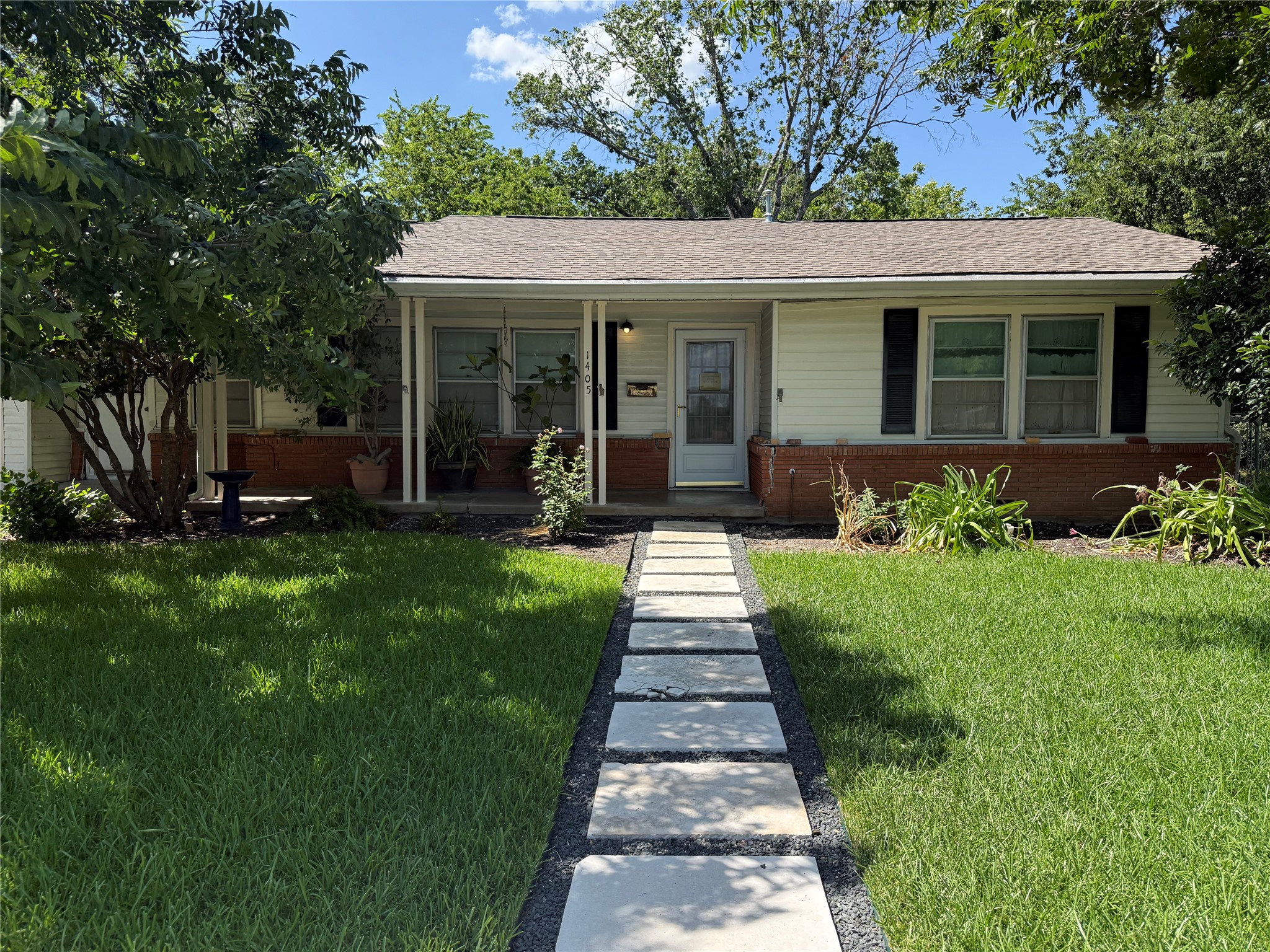 1405 E 16th Street E, Georgetown, TX 78626 — photo 2