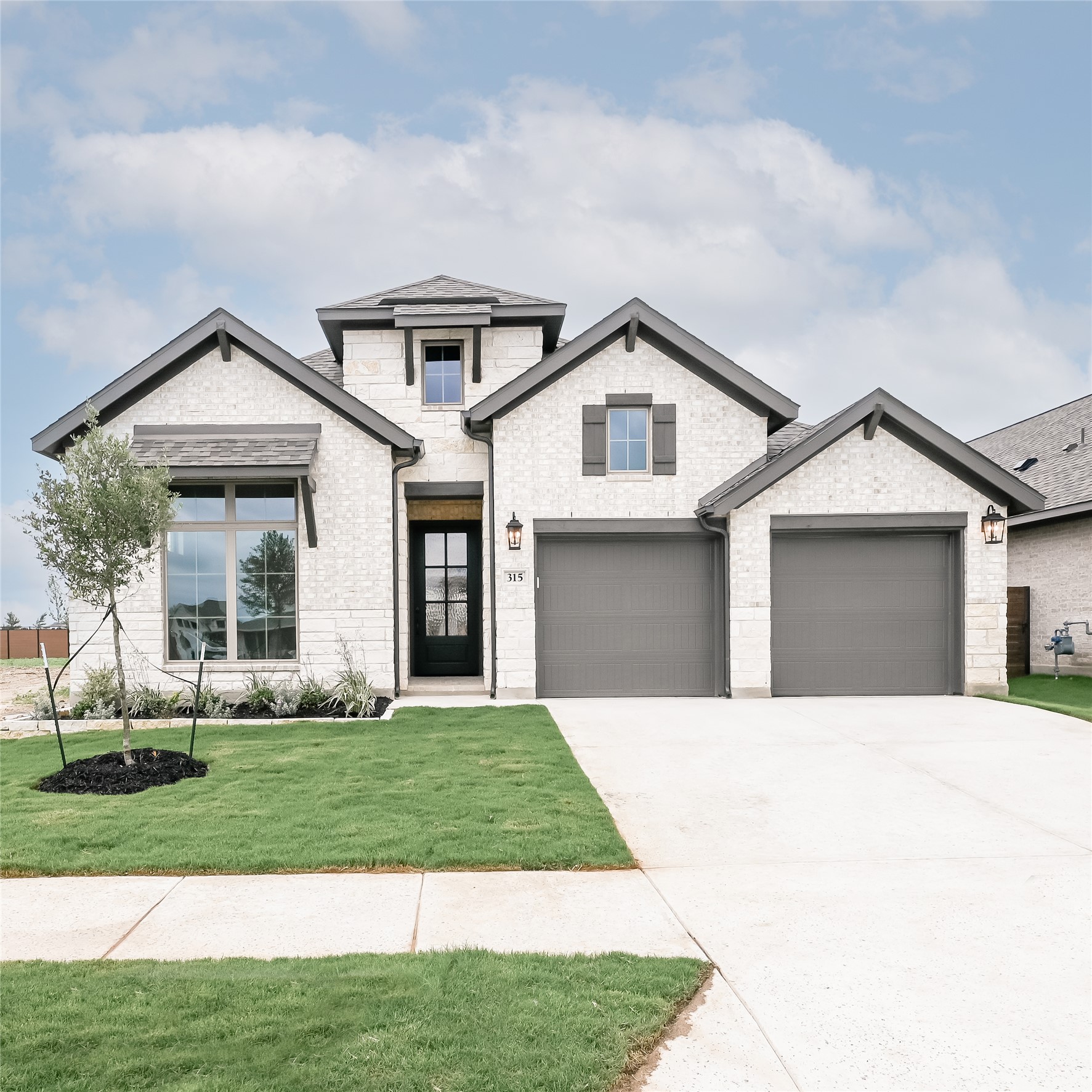 315 Foxfire CV — photo