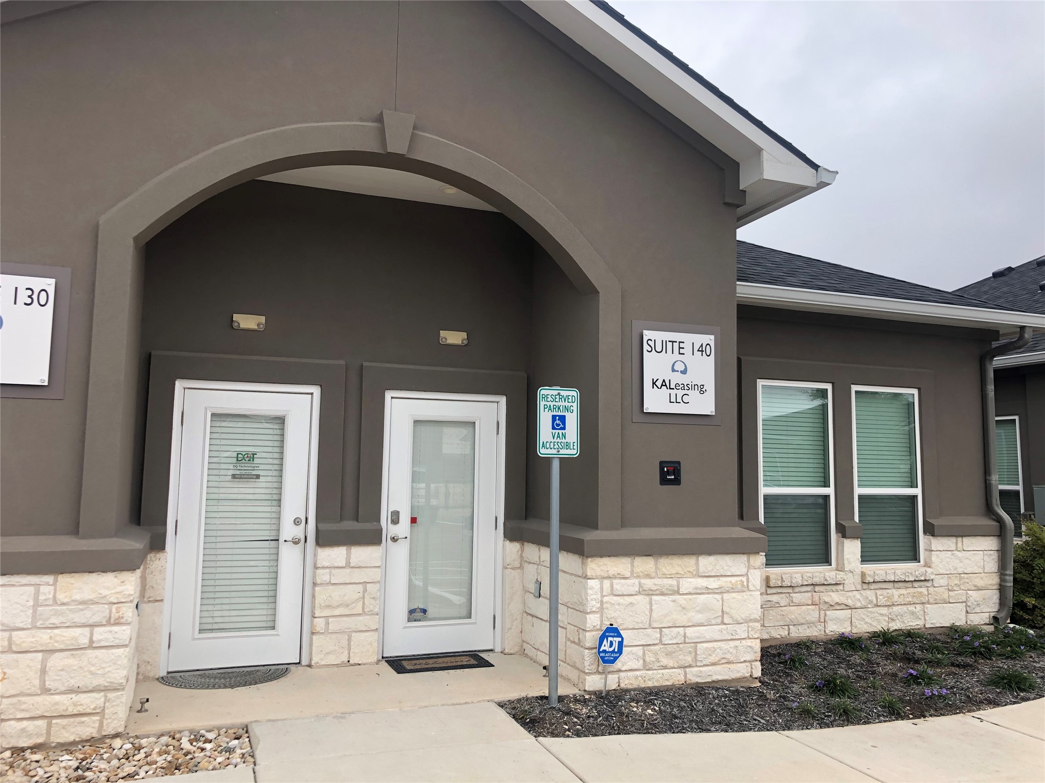 660 S Bagdad Rd 140 — photo