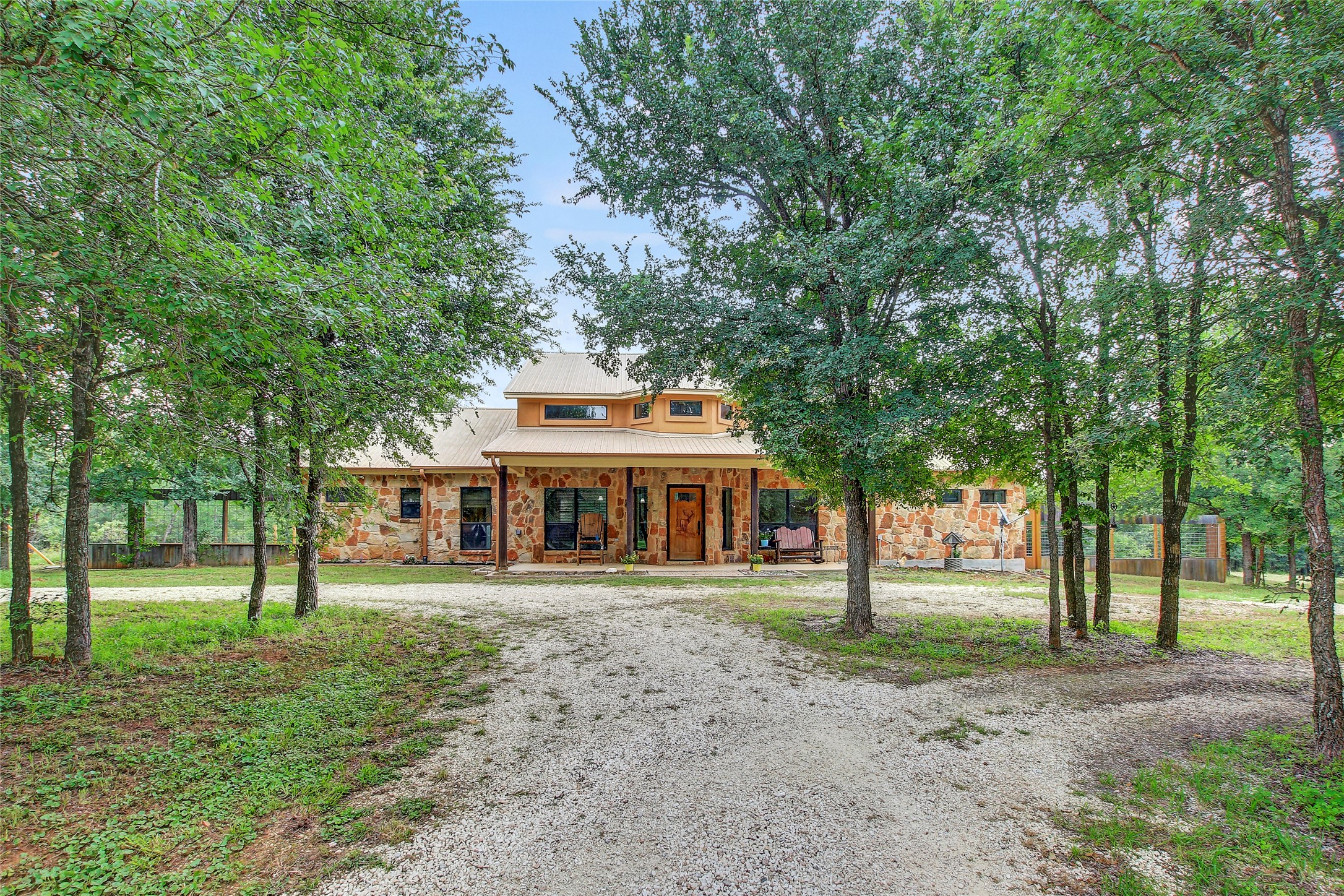 18197 FM 619 — photo