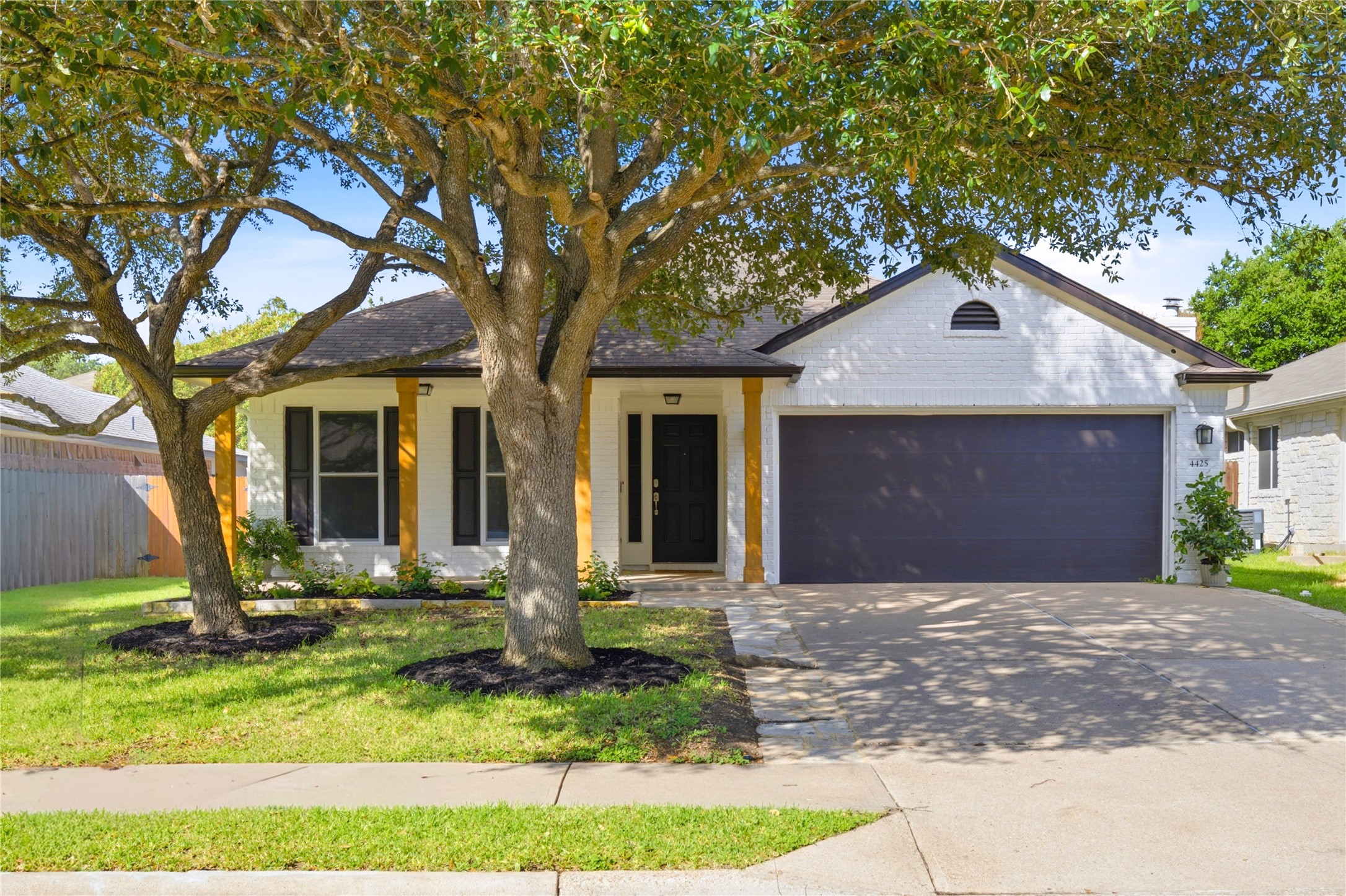 4425 Chickasaw Ct — photo