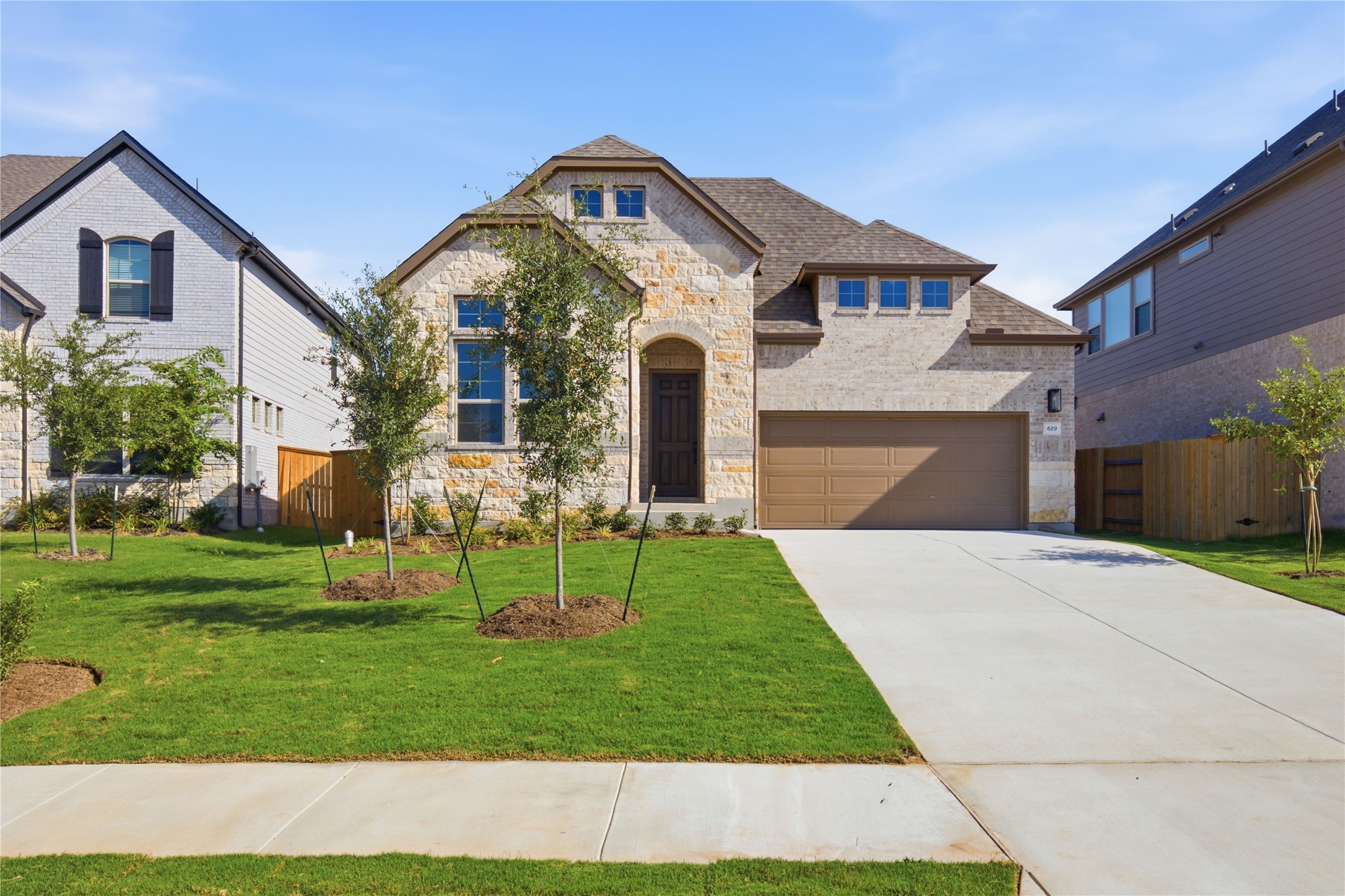 619 Breeze Hollow Ln — photo