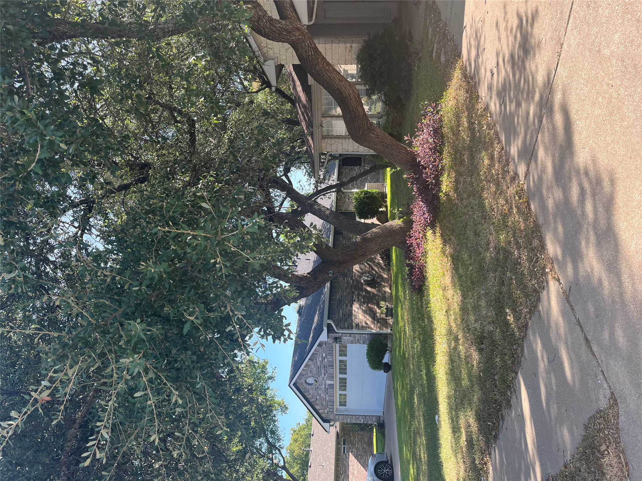 1704 Ascot Ln — photo