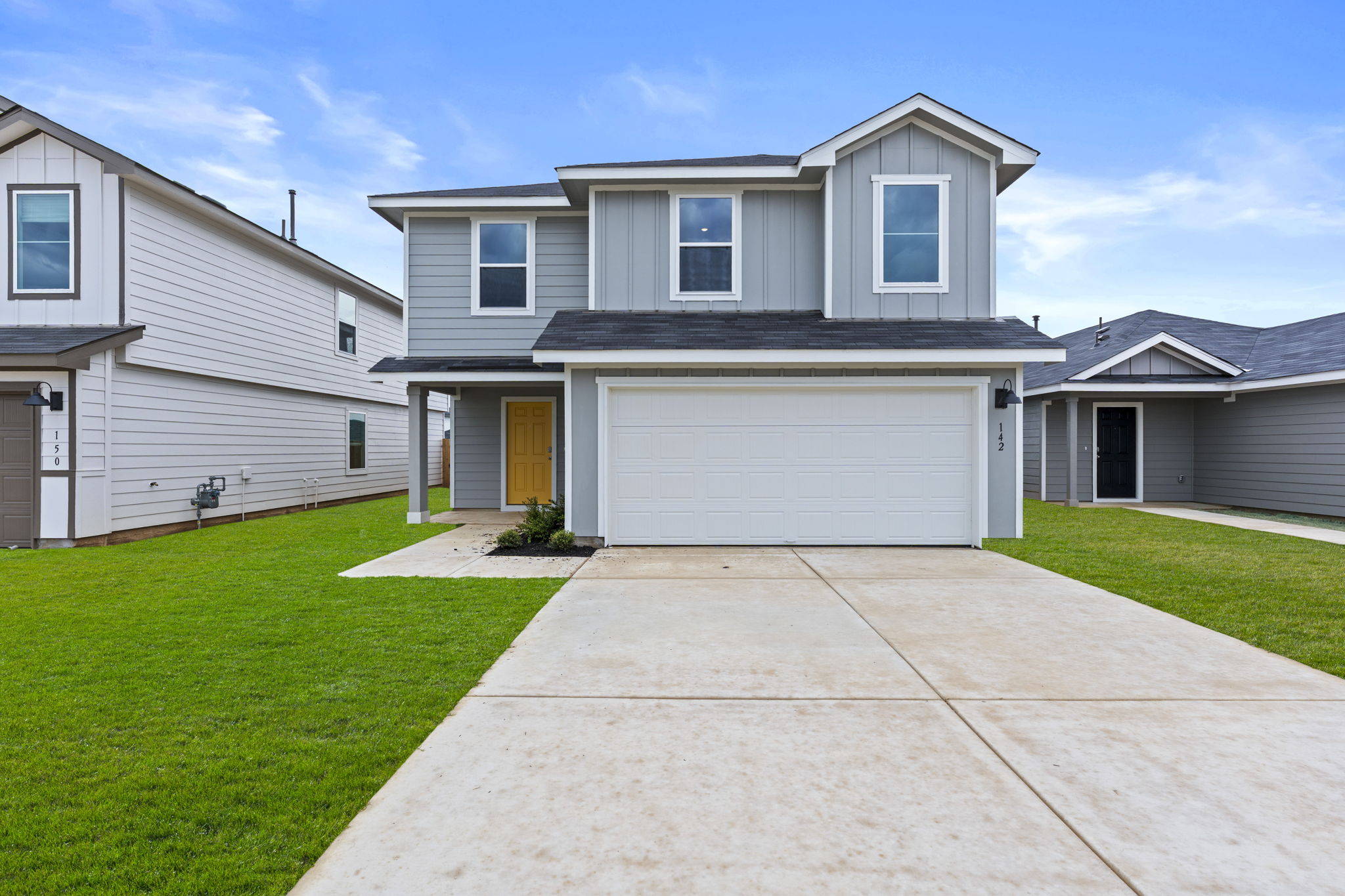 142 Surrey Oaks — photo