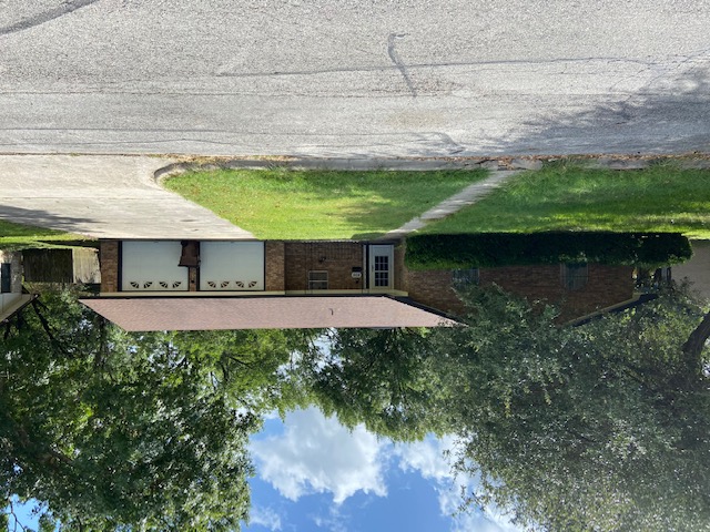 806 Merritt Dr — photo