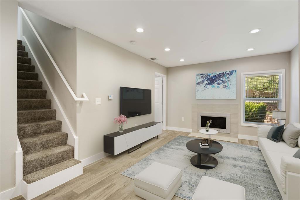935 La Posada Dr 158 — photo