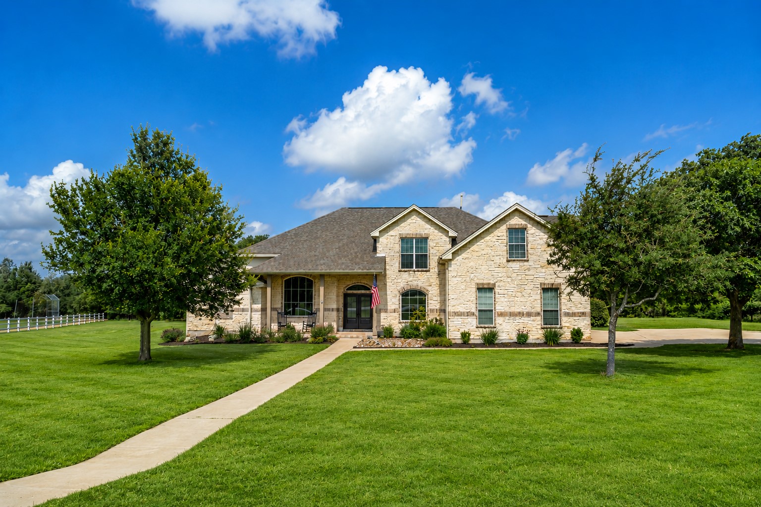 511 Broken Lance Dr — photo