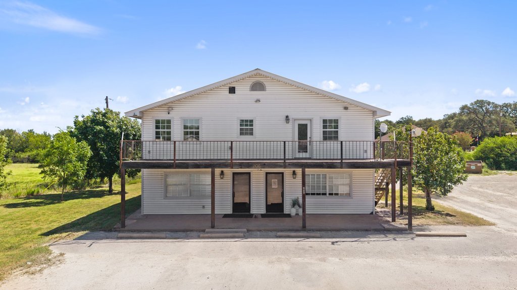 206 N US Hwy 281 — photo