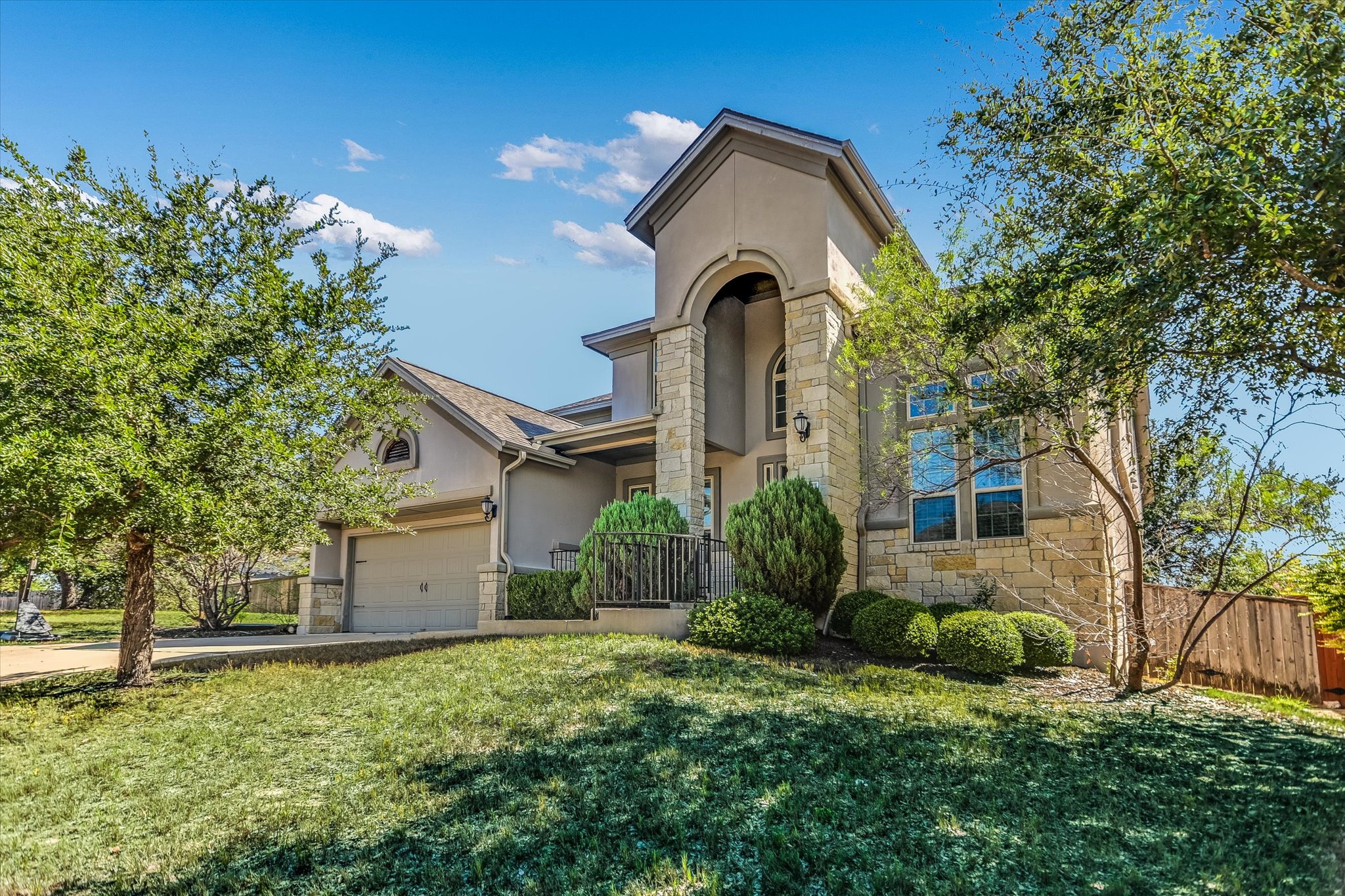 2112 Peoria Dr — photo