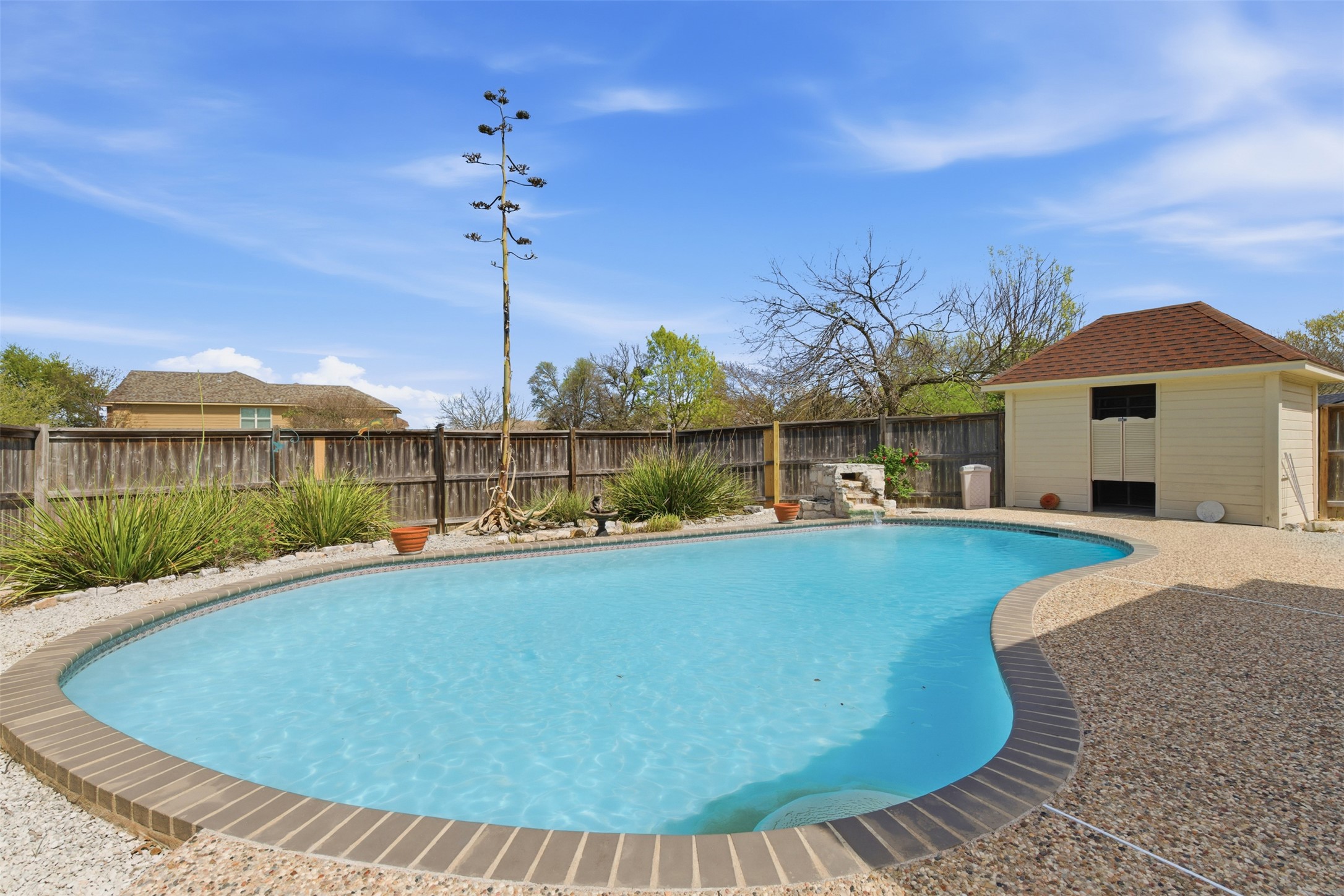 207 Silver Oak Dr — photo