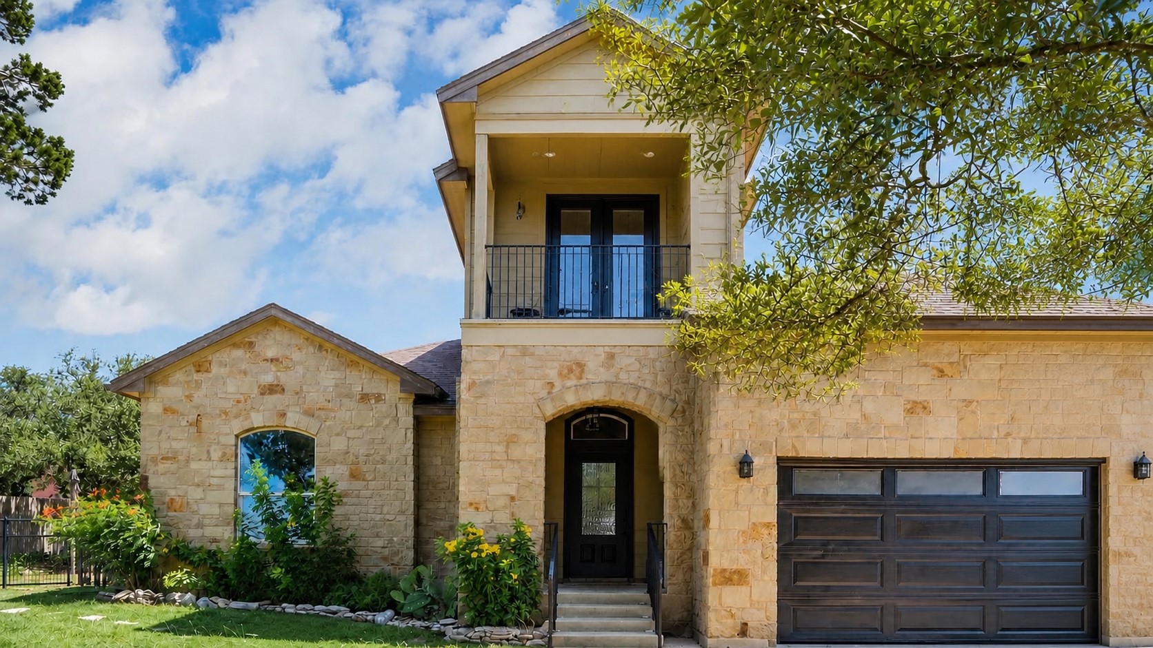 901 Panorama Dr — photo