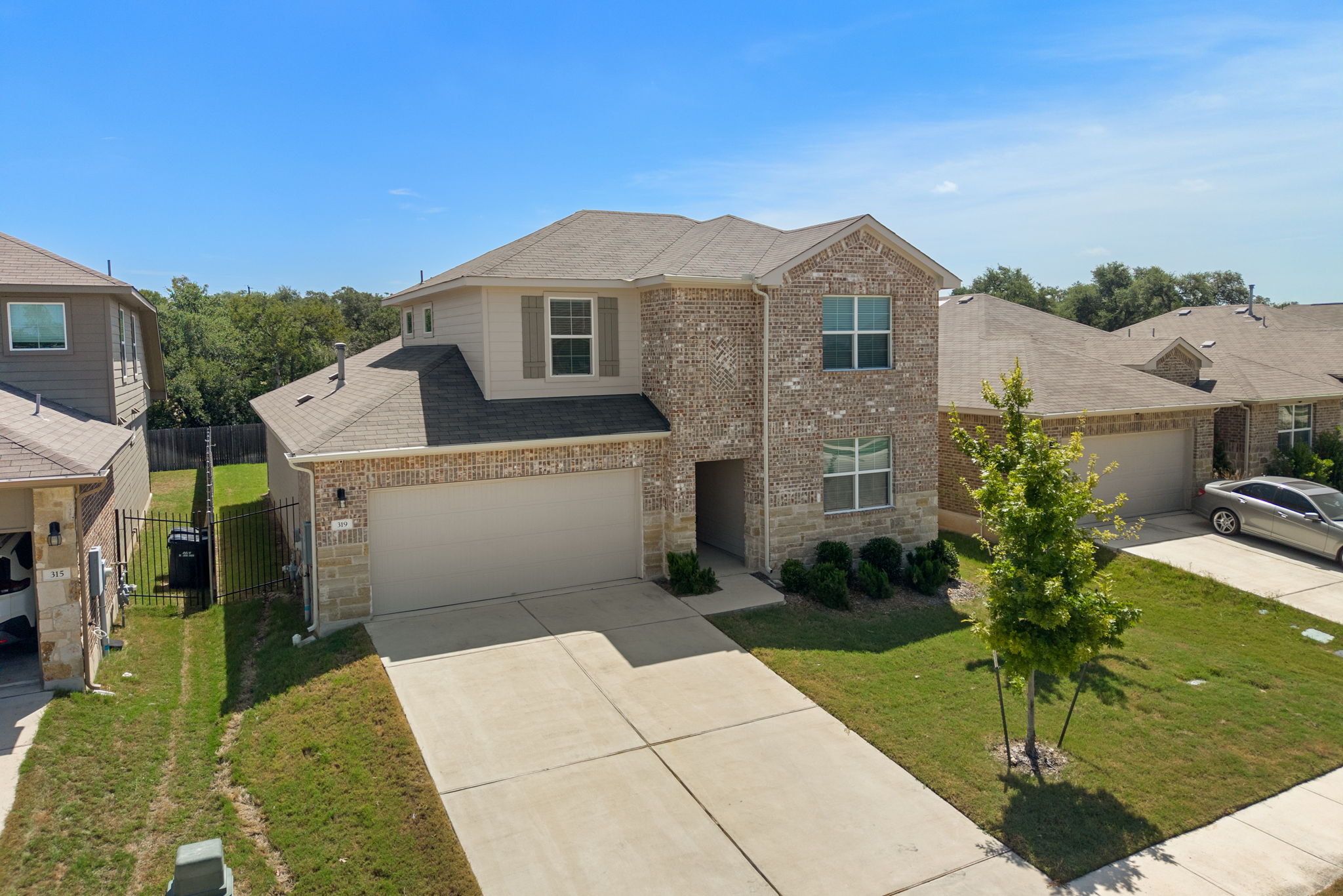 319 Arrowhead Vine St — photo