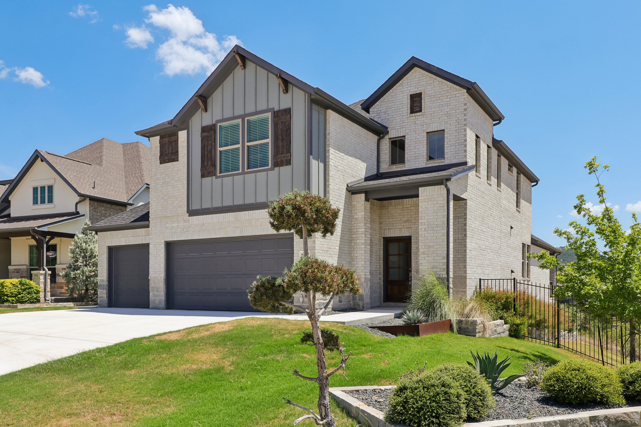 8112 Turning Leaf Cir — photo