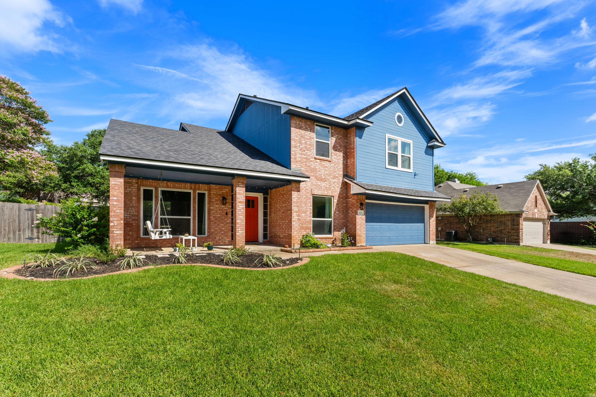 504 Pleasant Valley Dr — photo