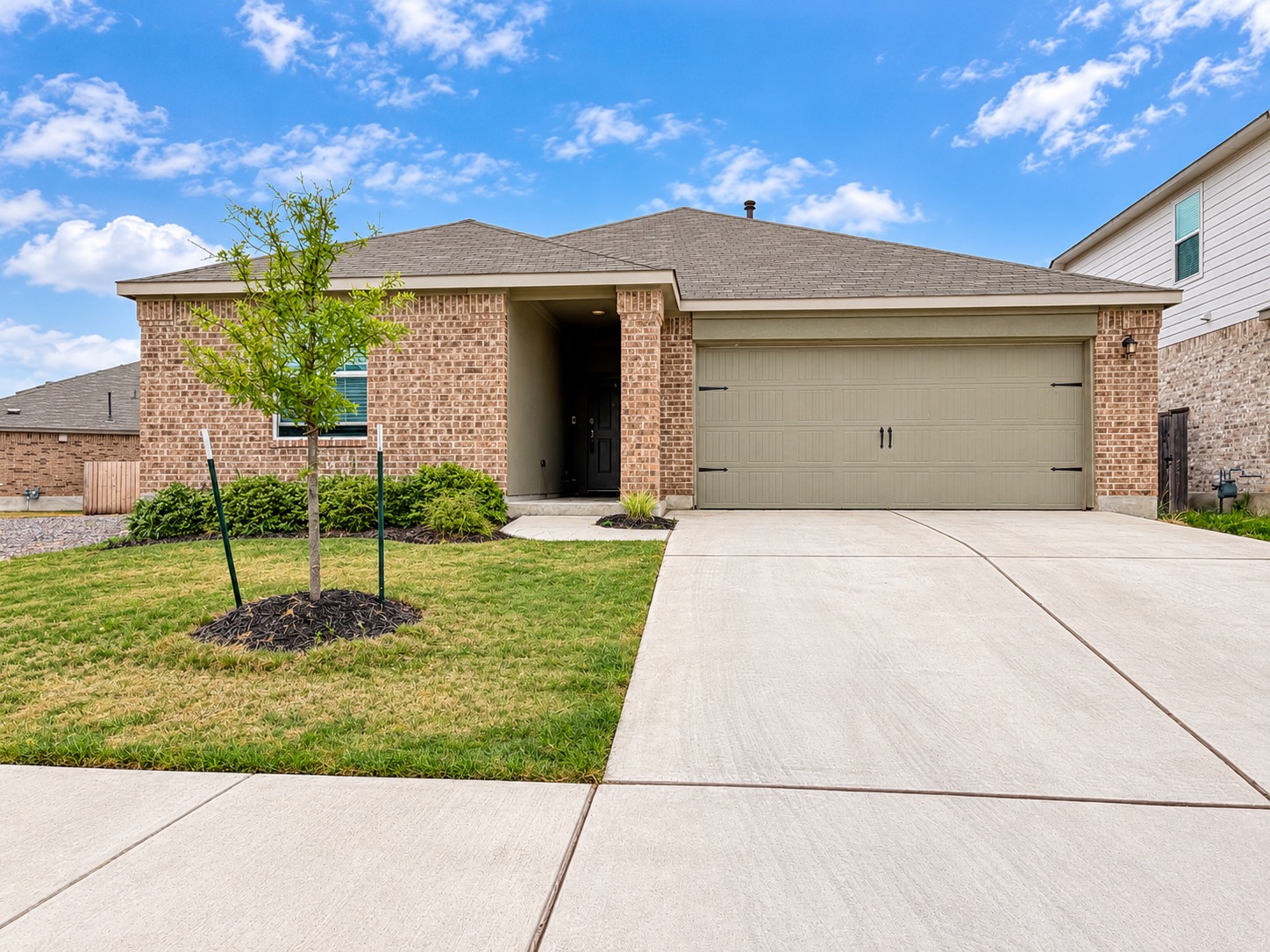431 Sebring Cir — photo