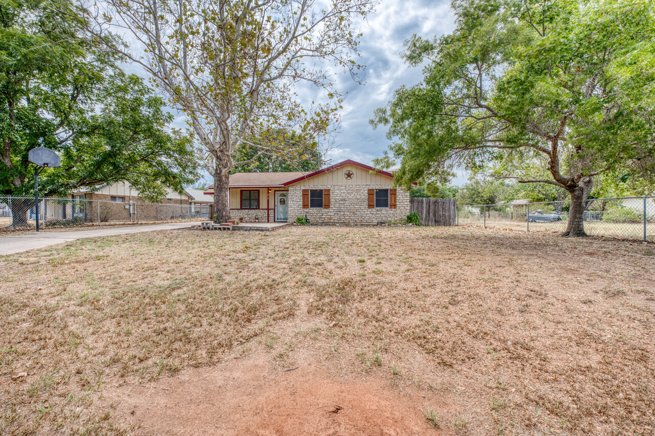 212 N River Oaks Dr — photo