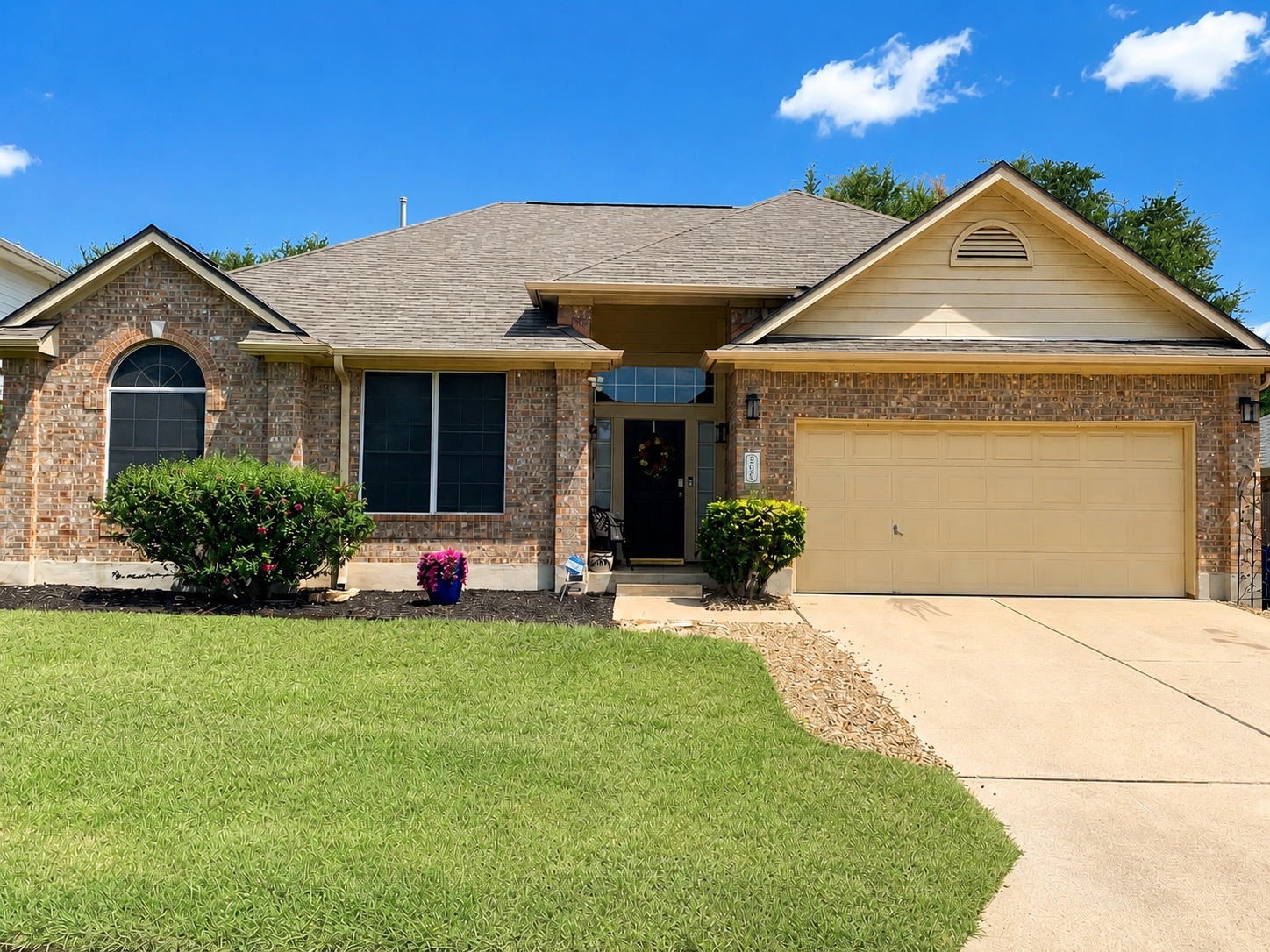 609 Thrush Dr — photo