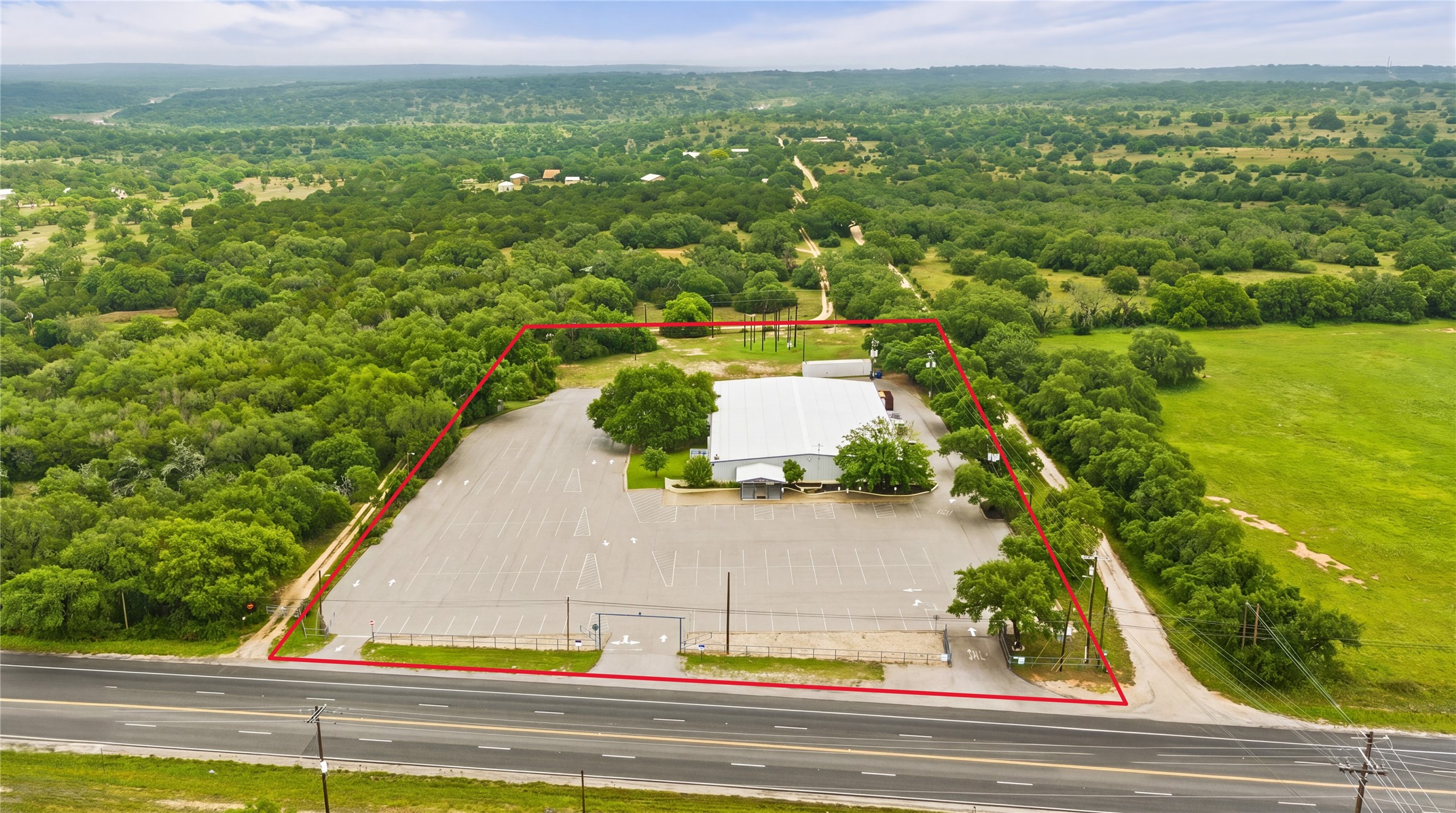 1506 N US Hwy 281 — photo