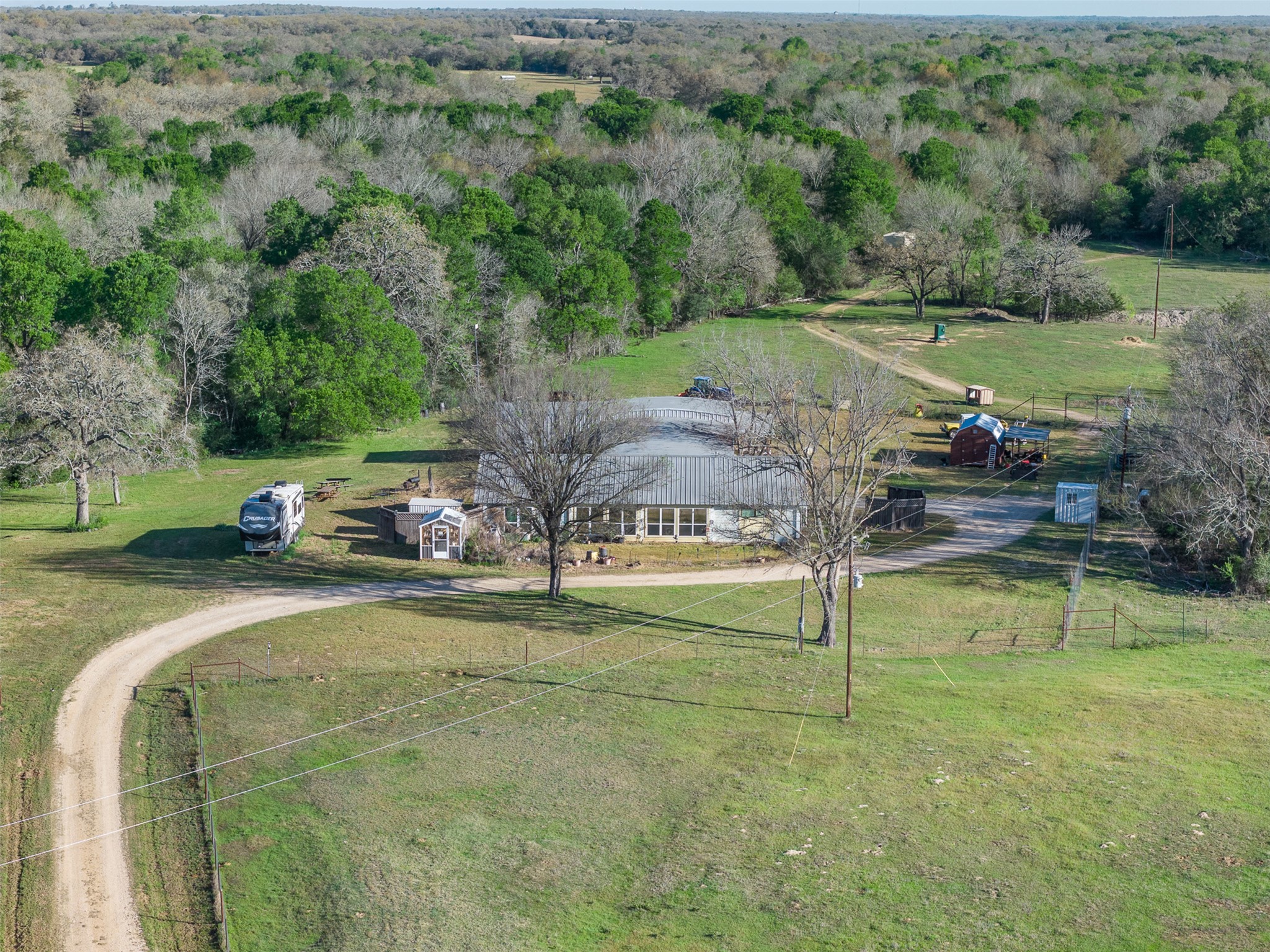 2313 E US Highway 79 — photo