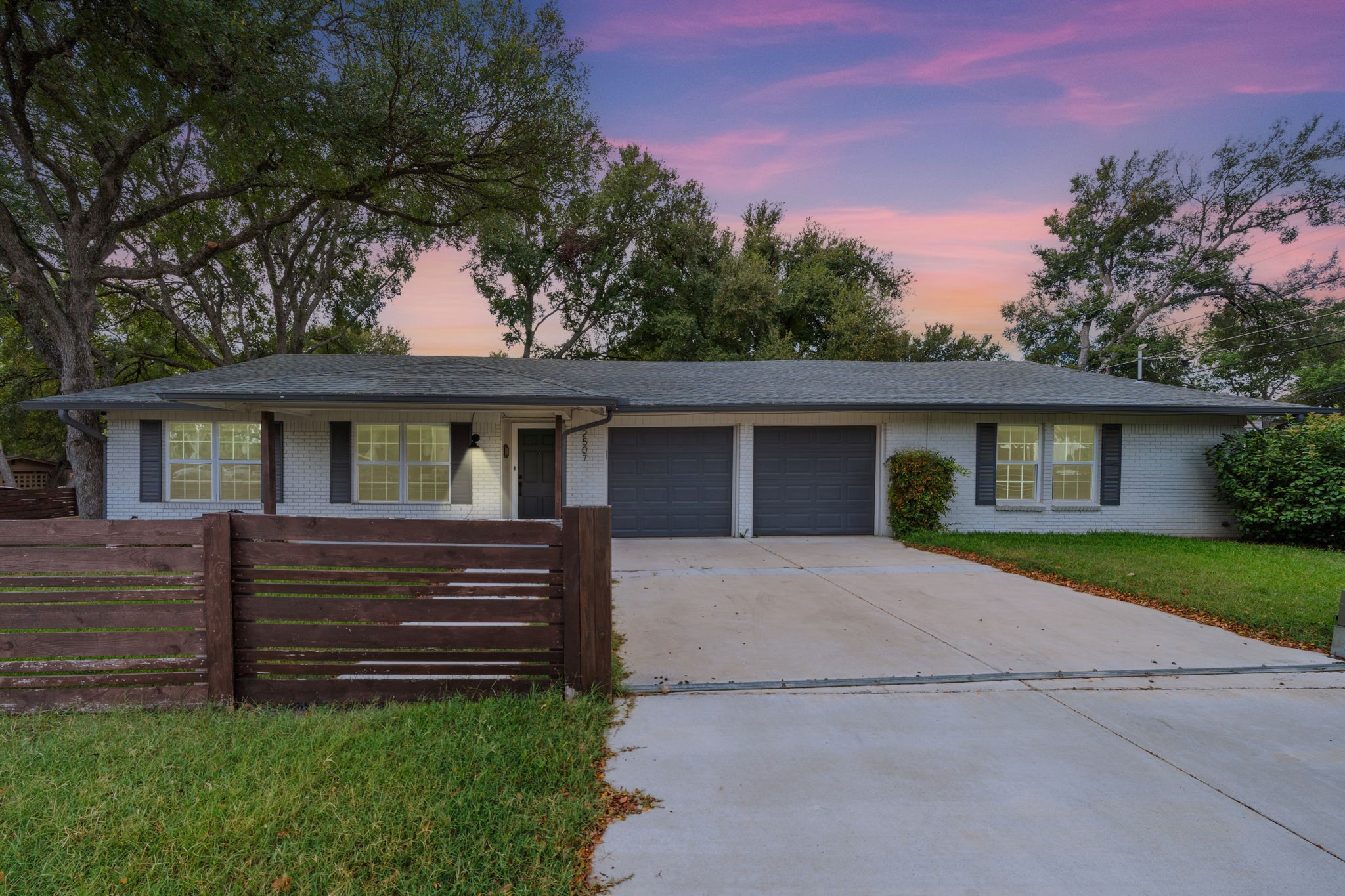 2507 Western Trails Blvd — photo