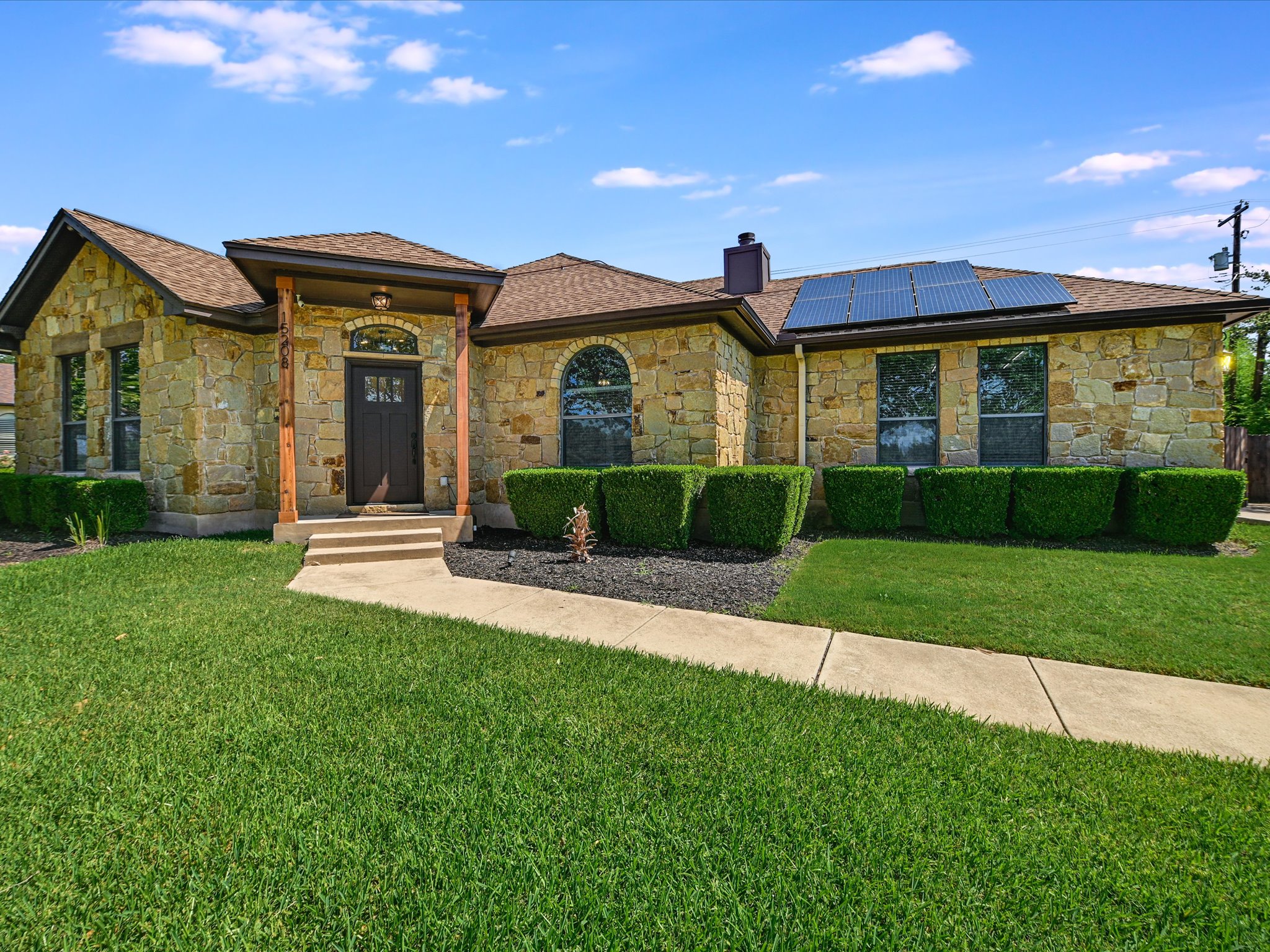15208 Bowling Ln — photo