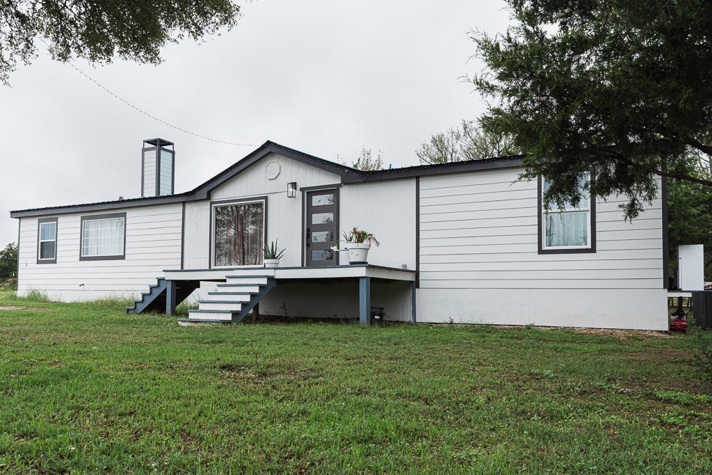1185 FM 812 — photo
