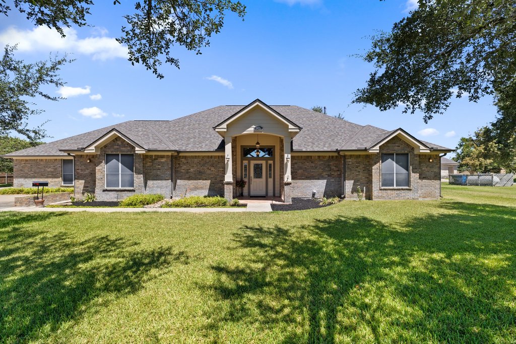 5421 FM 619 — photo