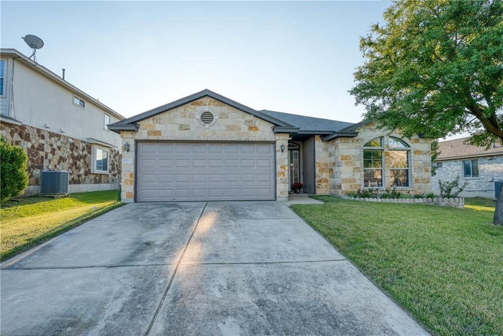1003 Clayton Dr — photo