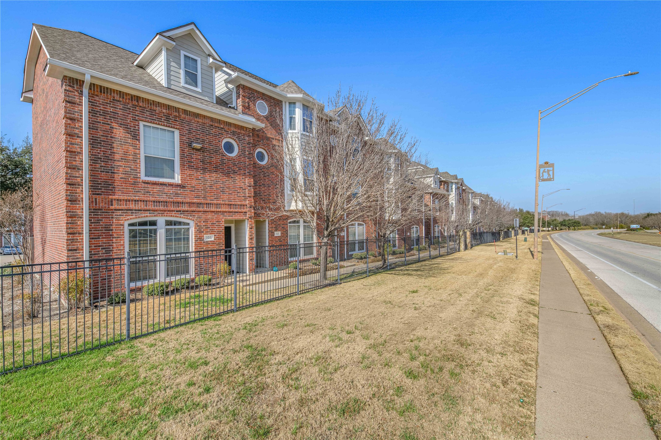 305 Holleman Dr E 102 — photo