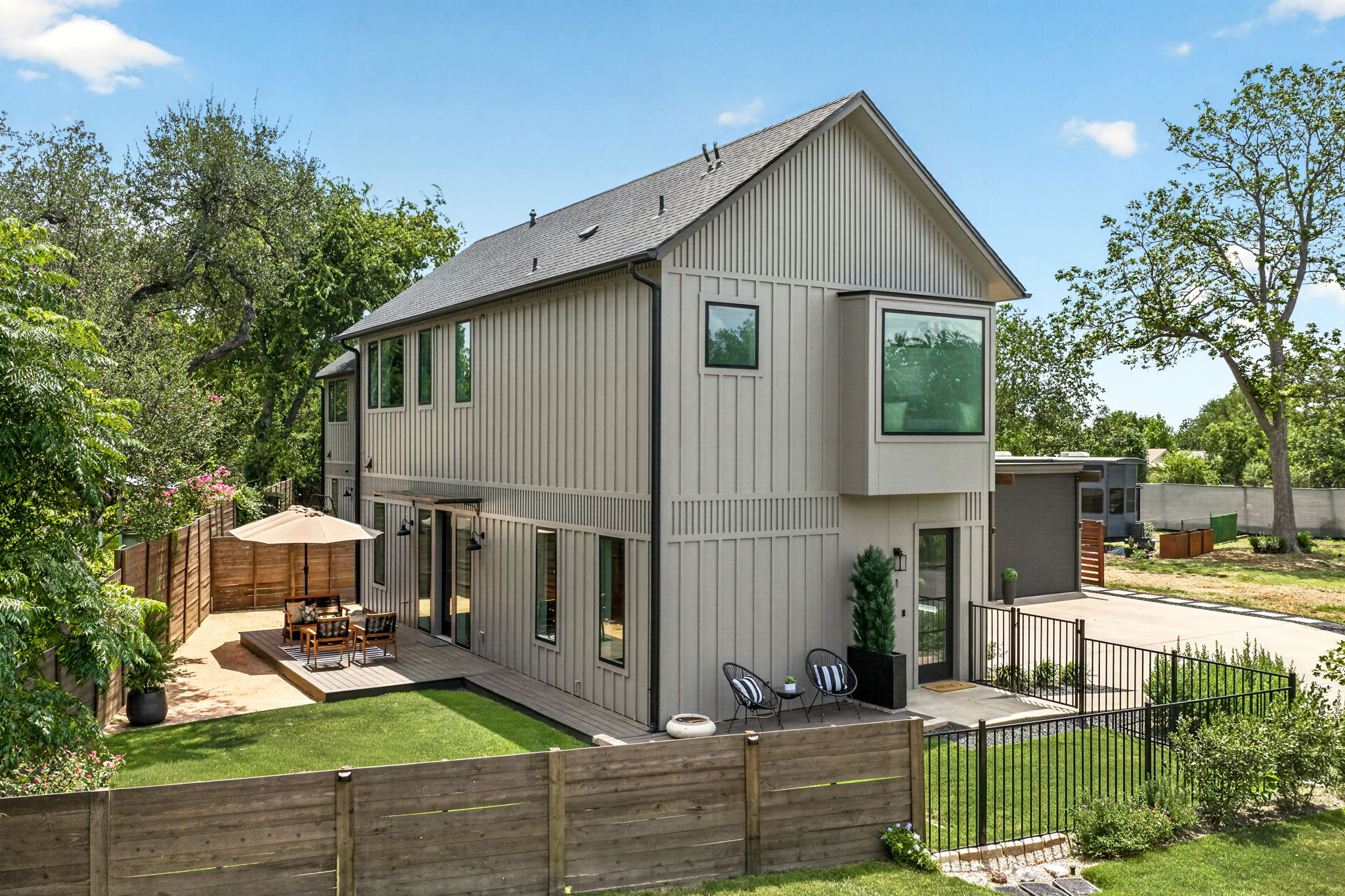 4601 Hank Ave 1 — photo