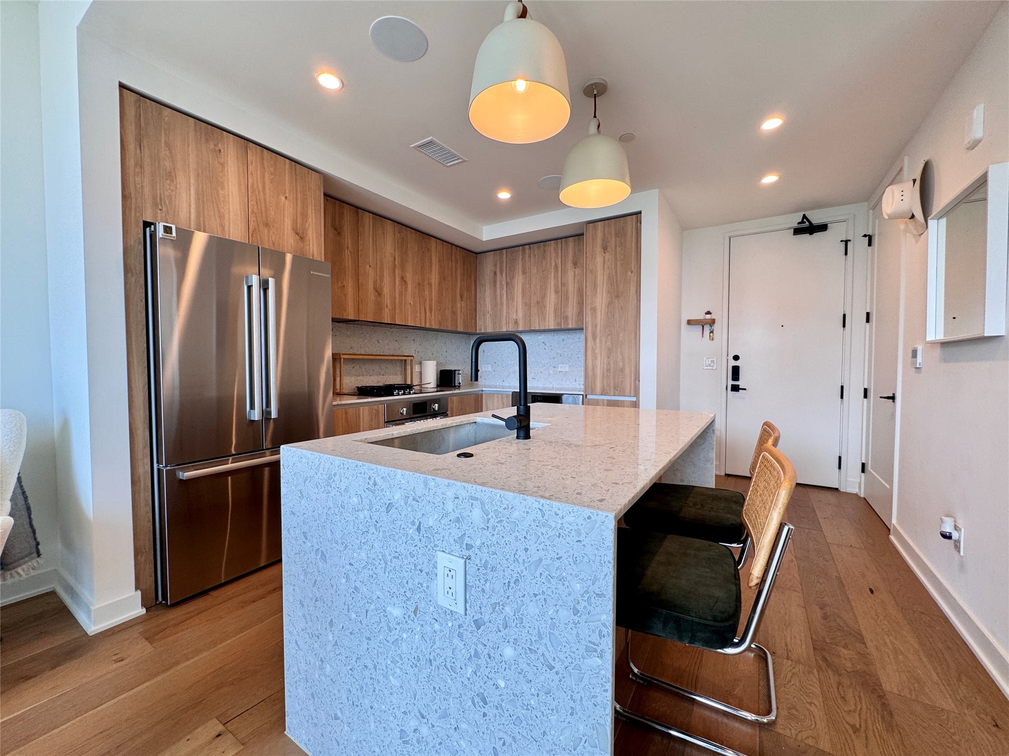 84 East Ave Unit 3807 — photo