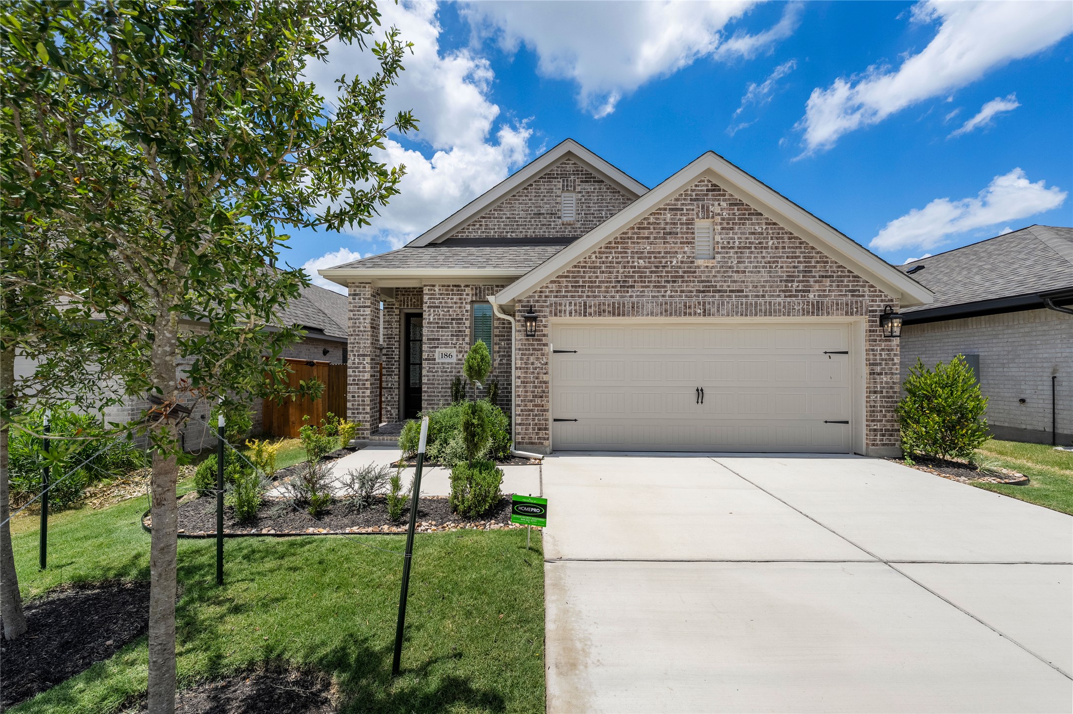 186 Blackborrow Dr — photo
