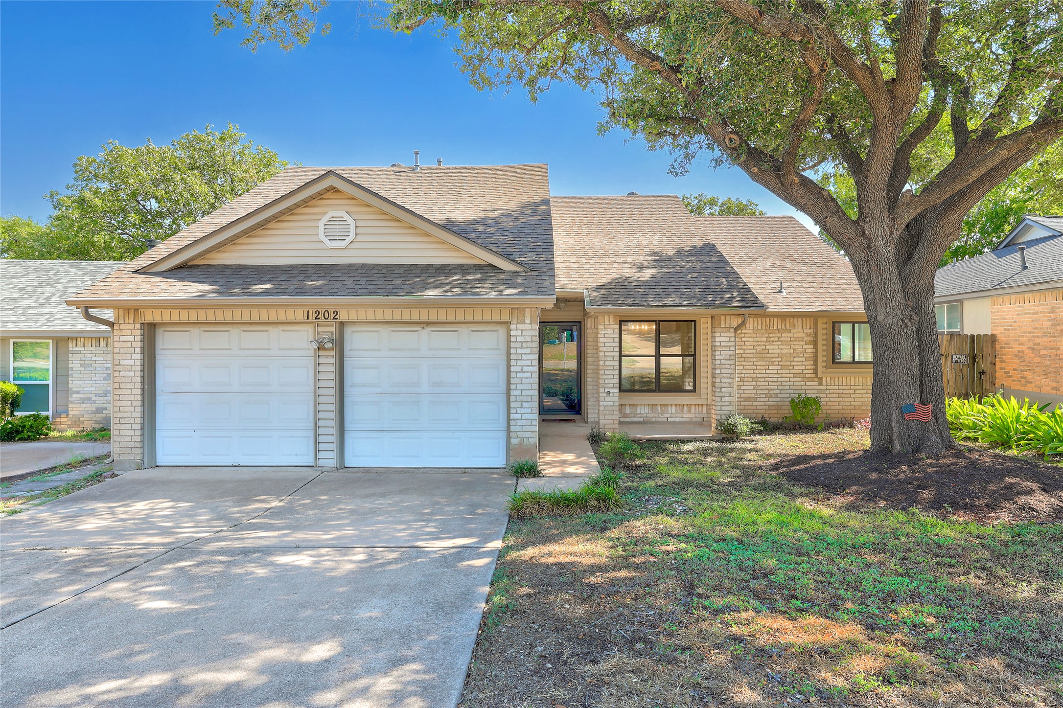 1202 Ivybridge Dr — photo