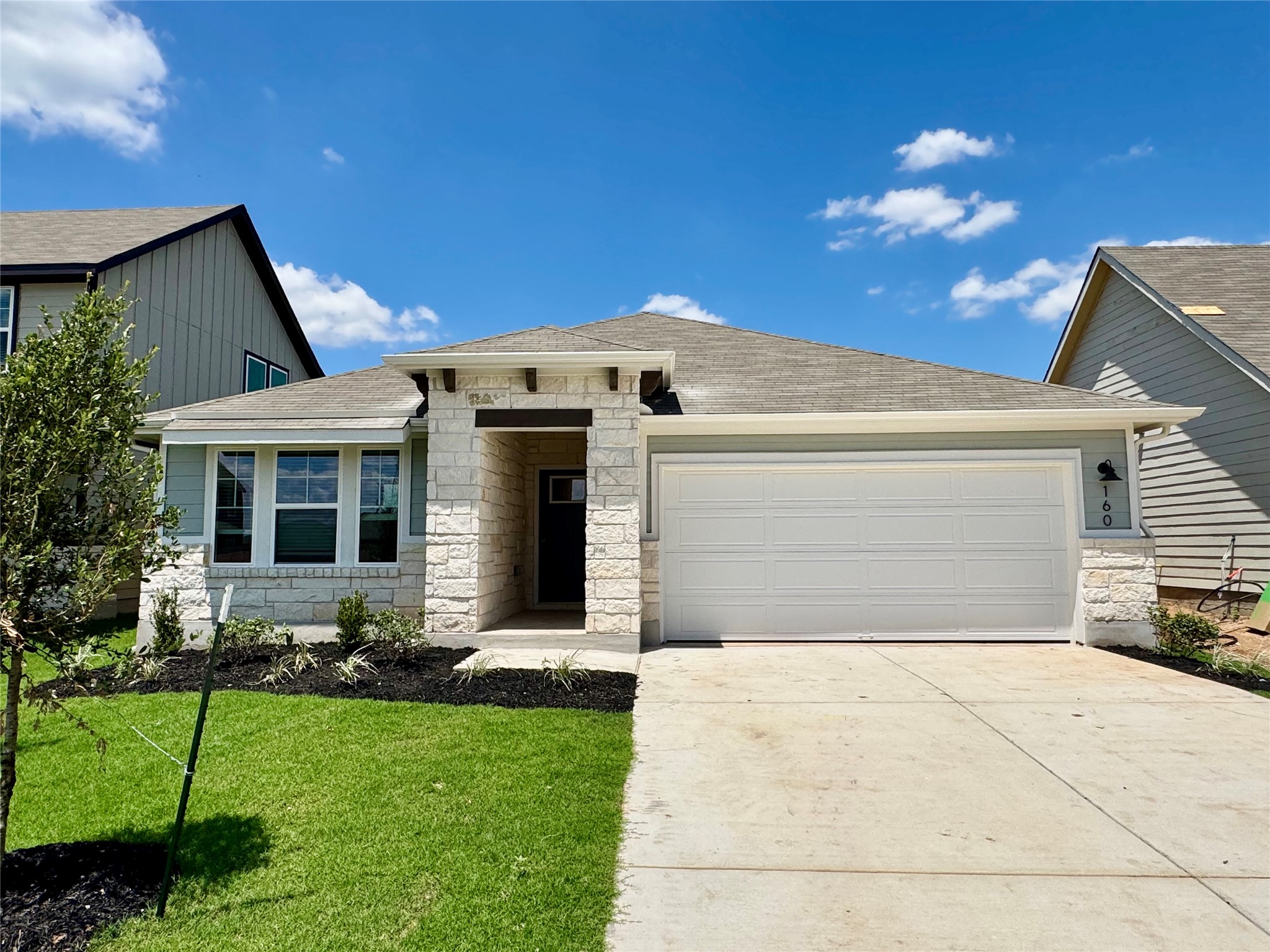 160 Coopers Hawk Crst — photo