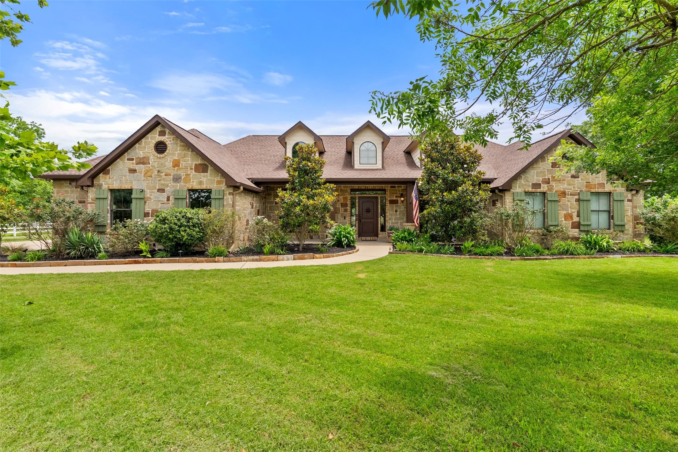343 Colorado Dr — photo