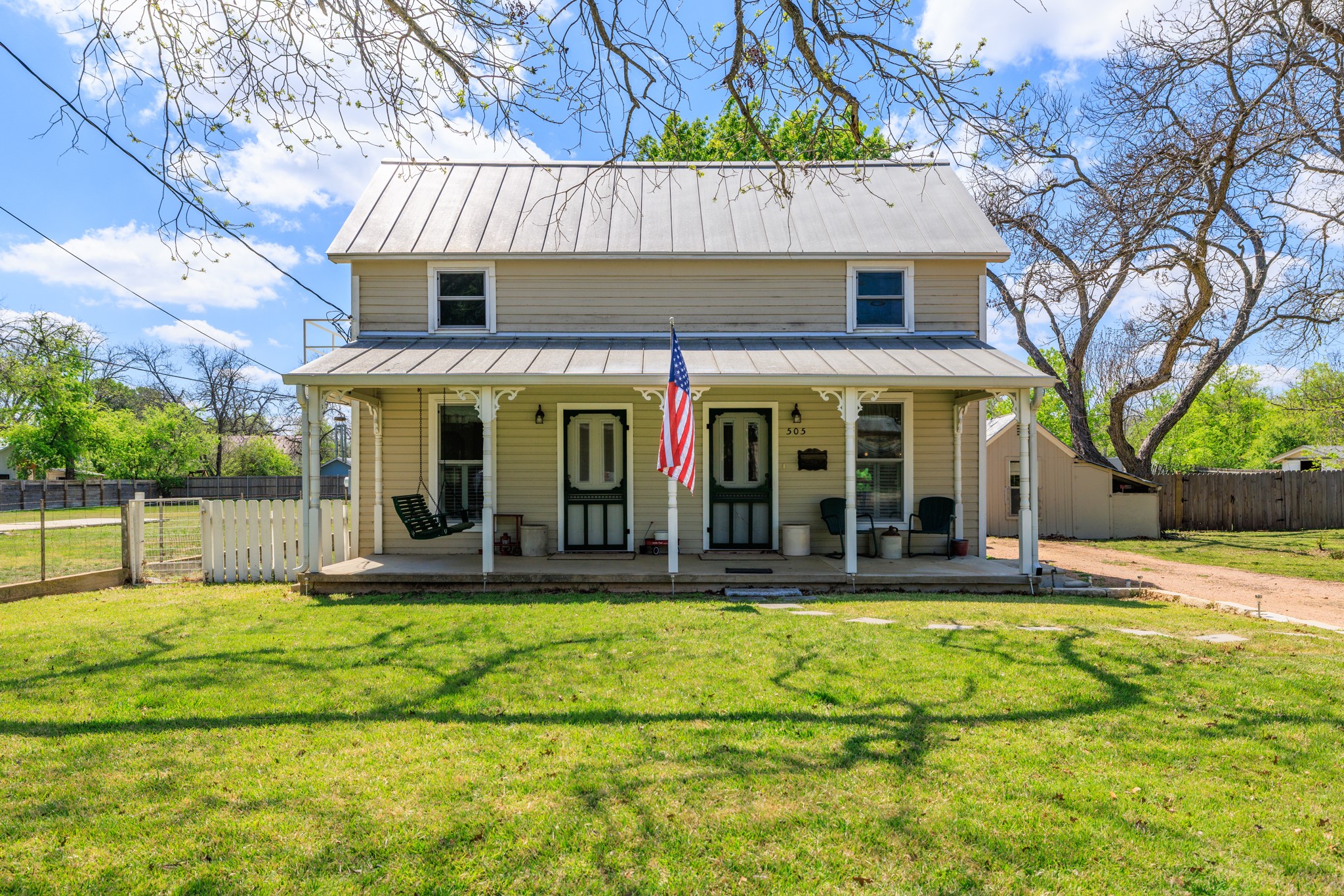505 W San Antonio St — photo