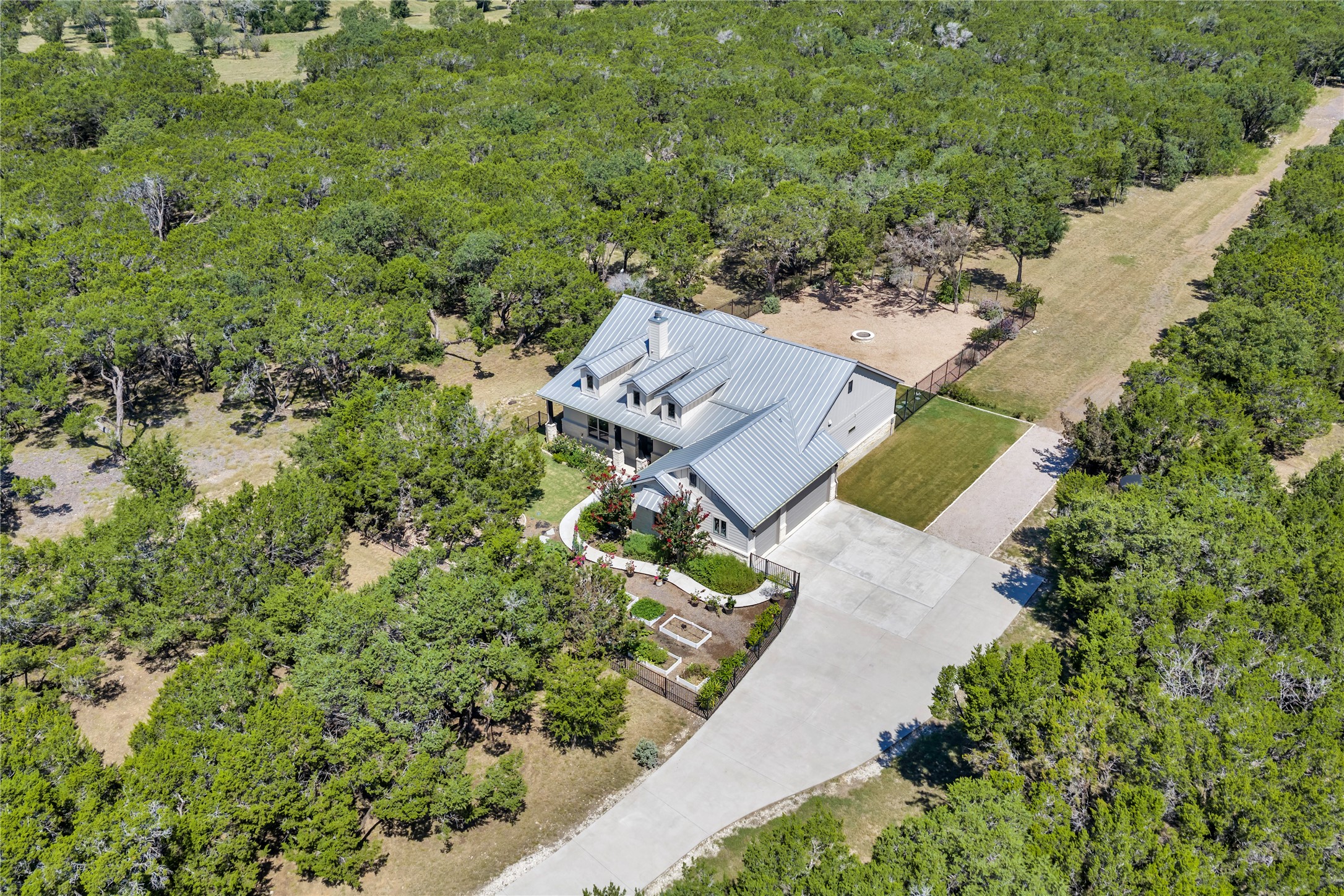 2140 Carpenter Loop — photo