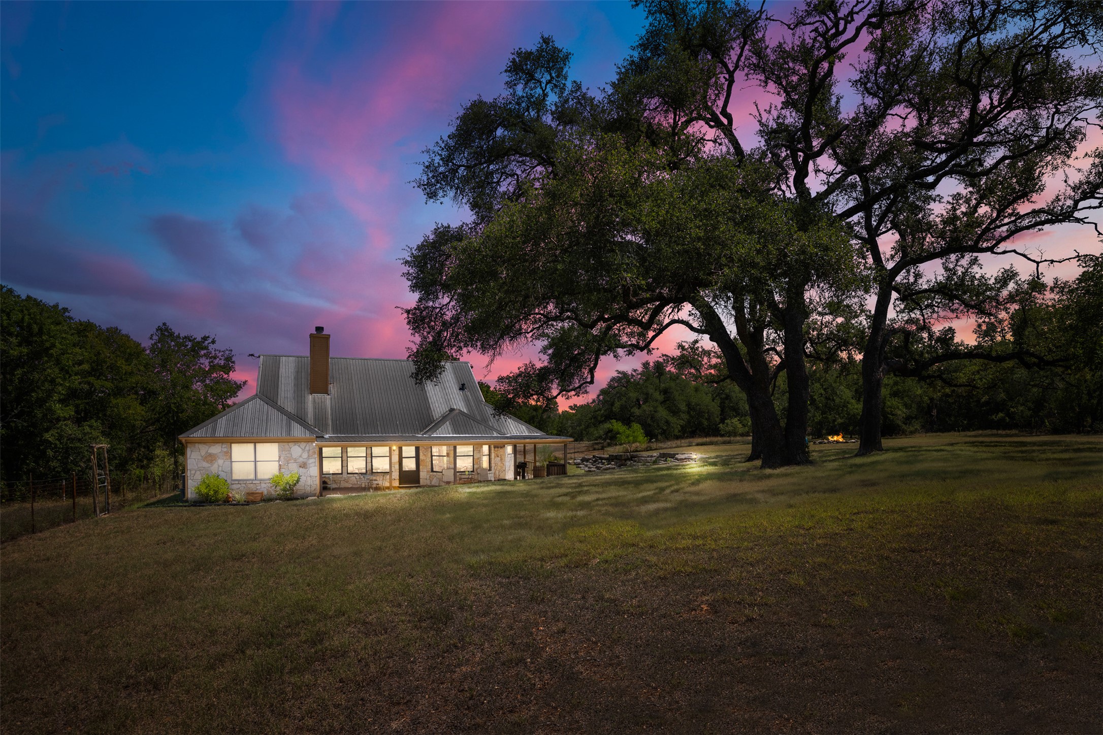 10621 FM 150 W — photo