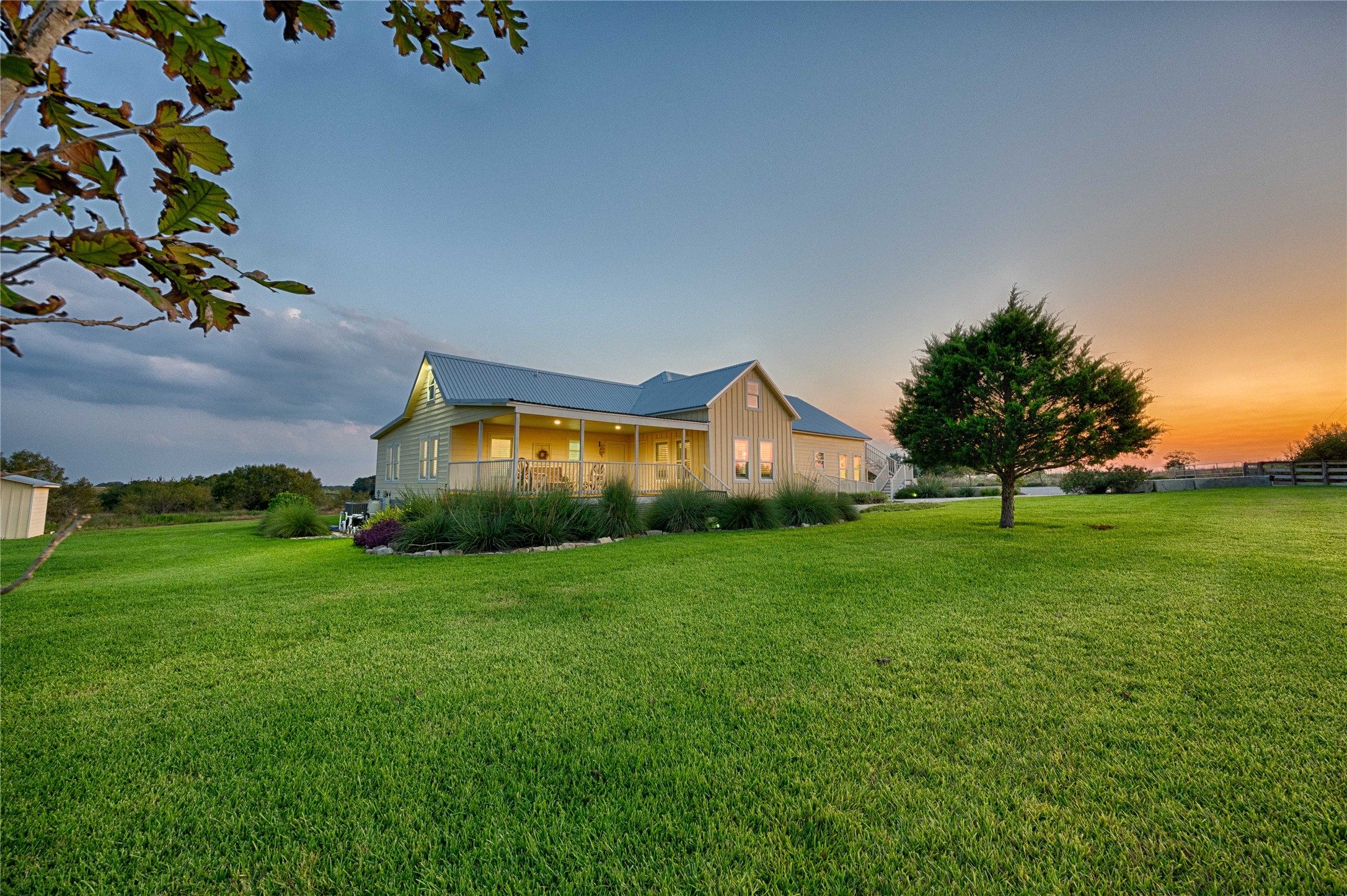 2210 FM 615 — photo