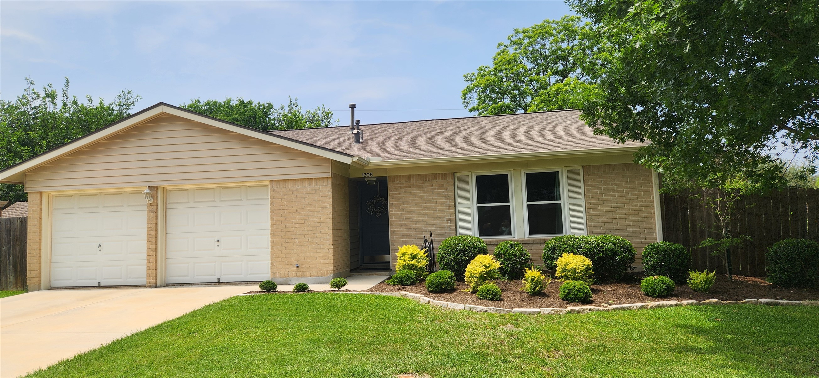 1306 Lawnmont Dr — photo