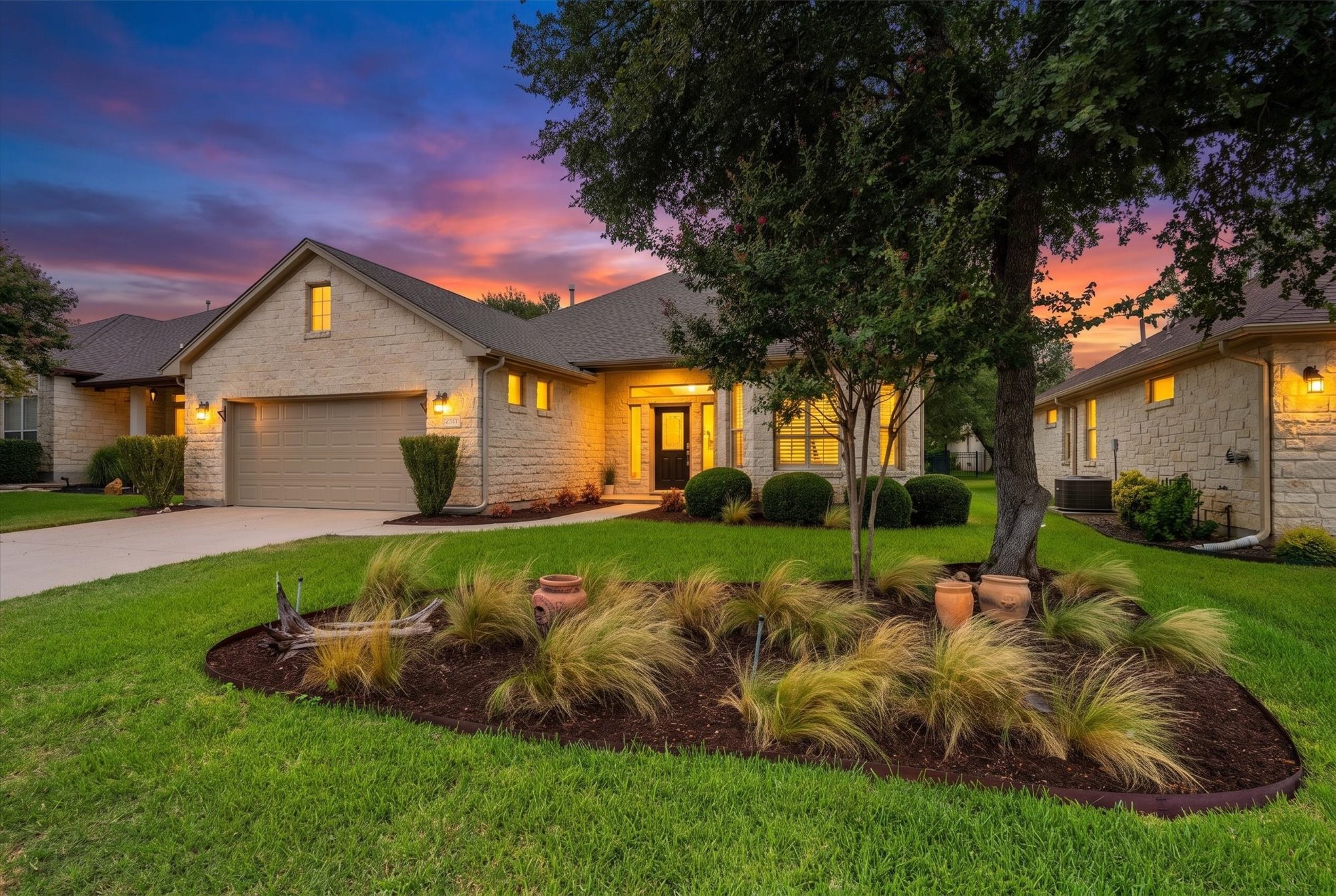 916 Heritage Oaks Bnd — photo