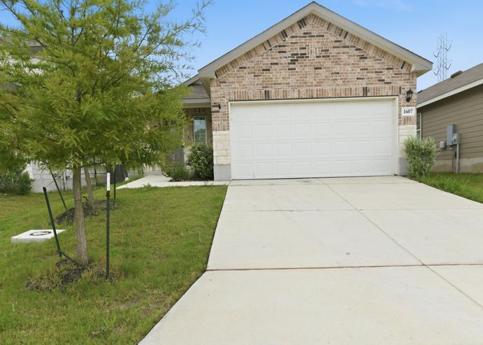 1607 Champagne Oak — photo