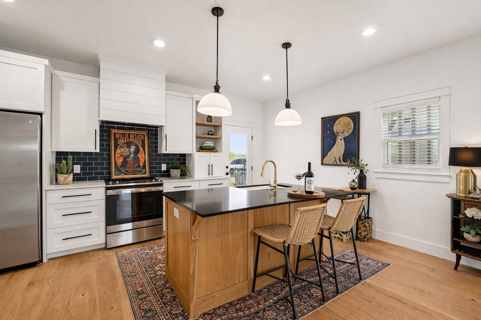 416 Stagecoach Trl — photo